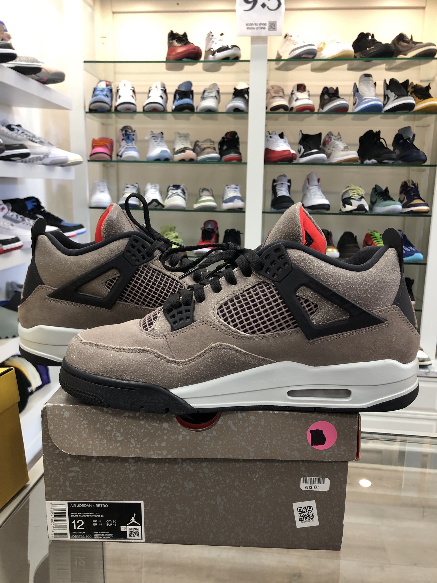 Jordan 4 Retro Taupe Haze • Pre-Owned 3