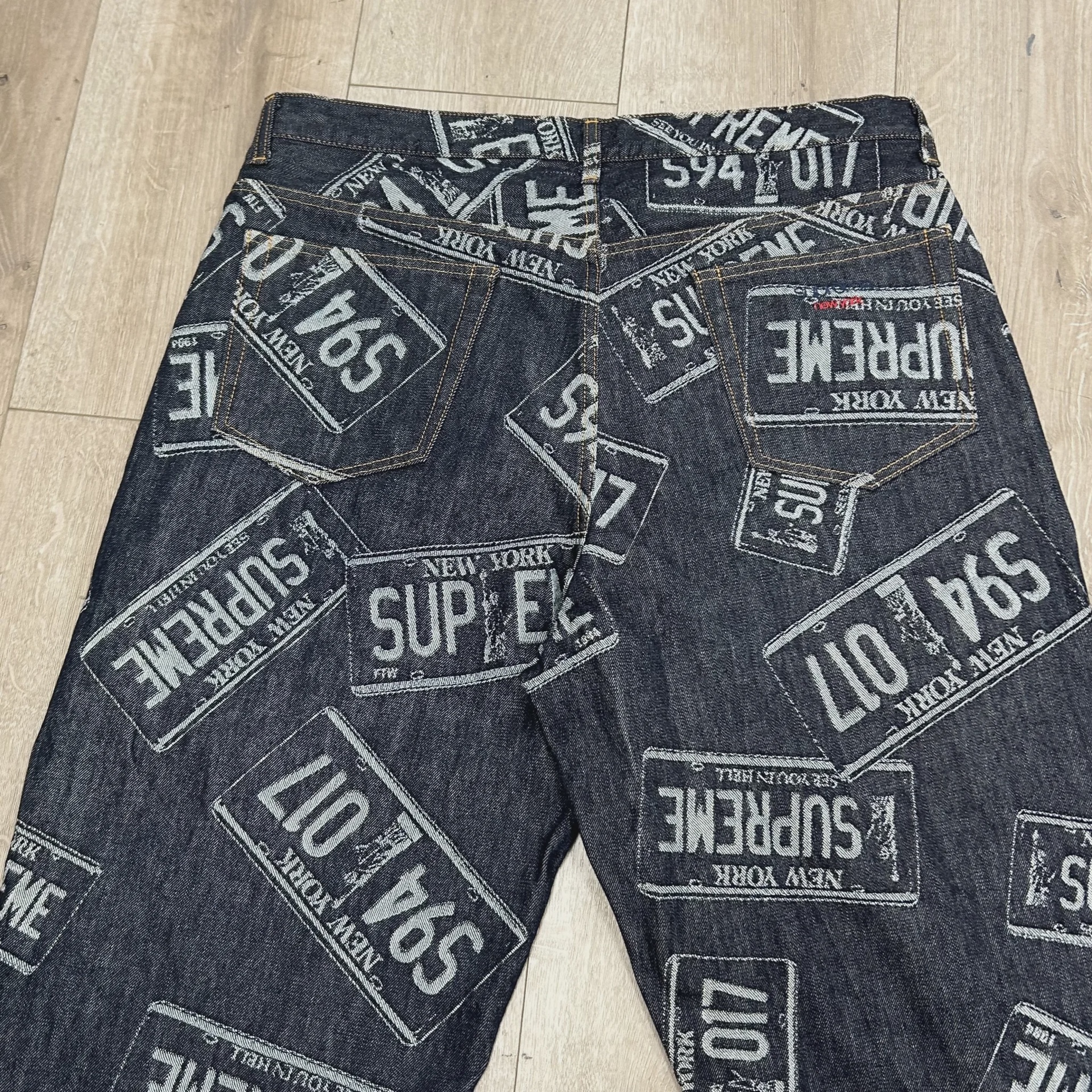 Supreme License Plate Baggy Jean Rigid Indigo • Pre-Owned [3995] - photo 10