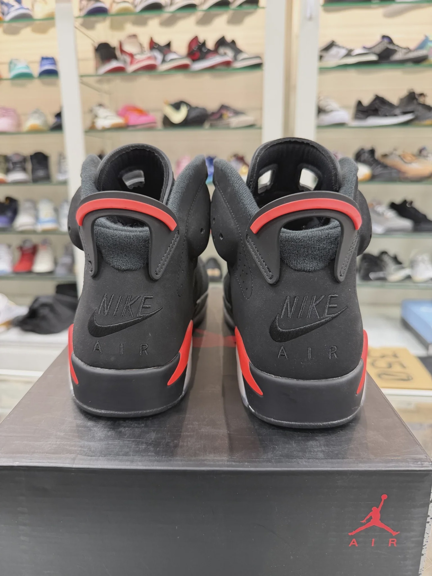 Jordan 6 Retro Black Infrared (2019) • Pre-Owned [1230] - photo 4