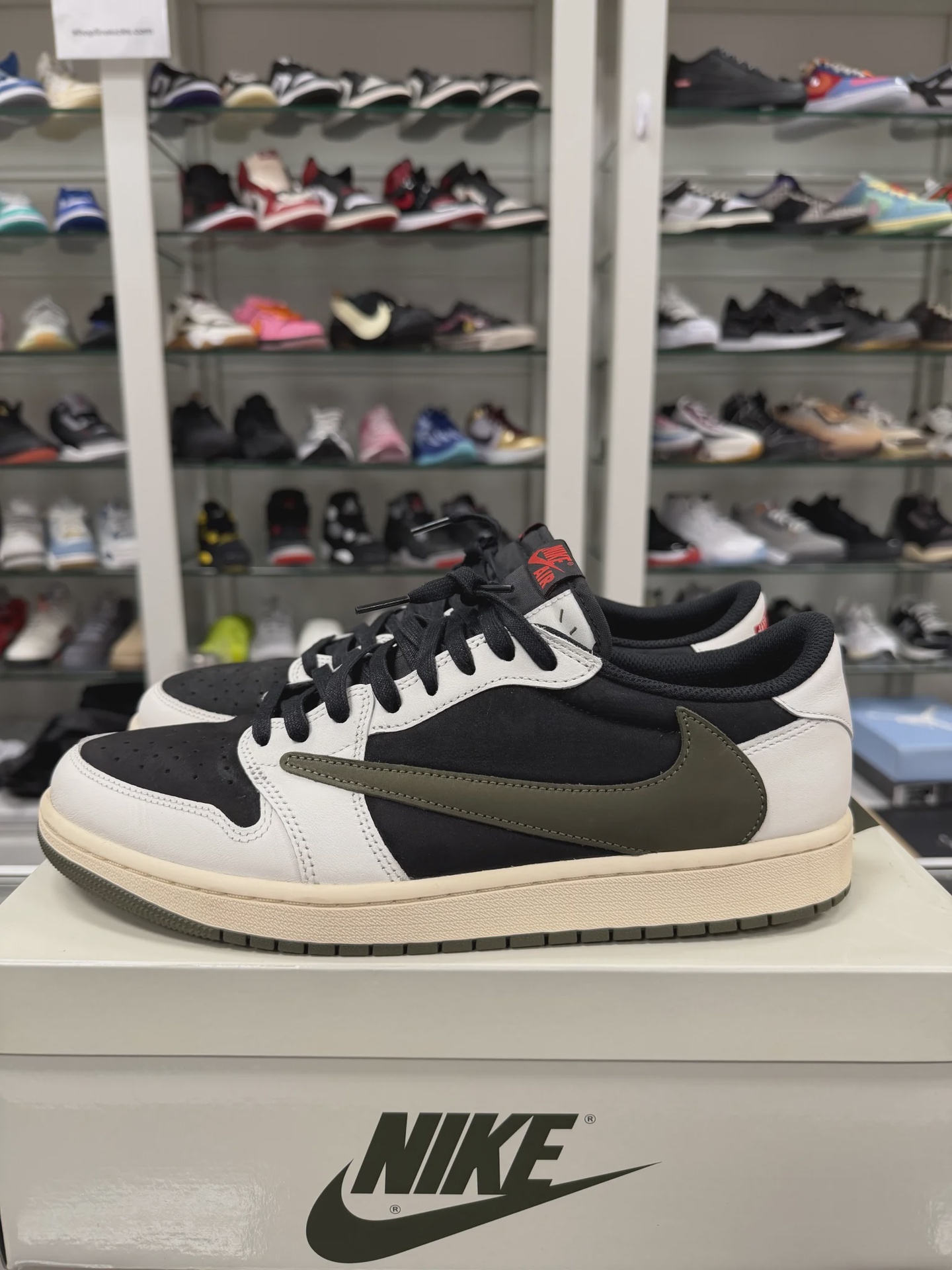 Air Jordan 1 Retro Low Original SP Travis Scott Olive (Women's) • Pre-Owned [7072] - photo 4