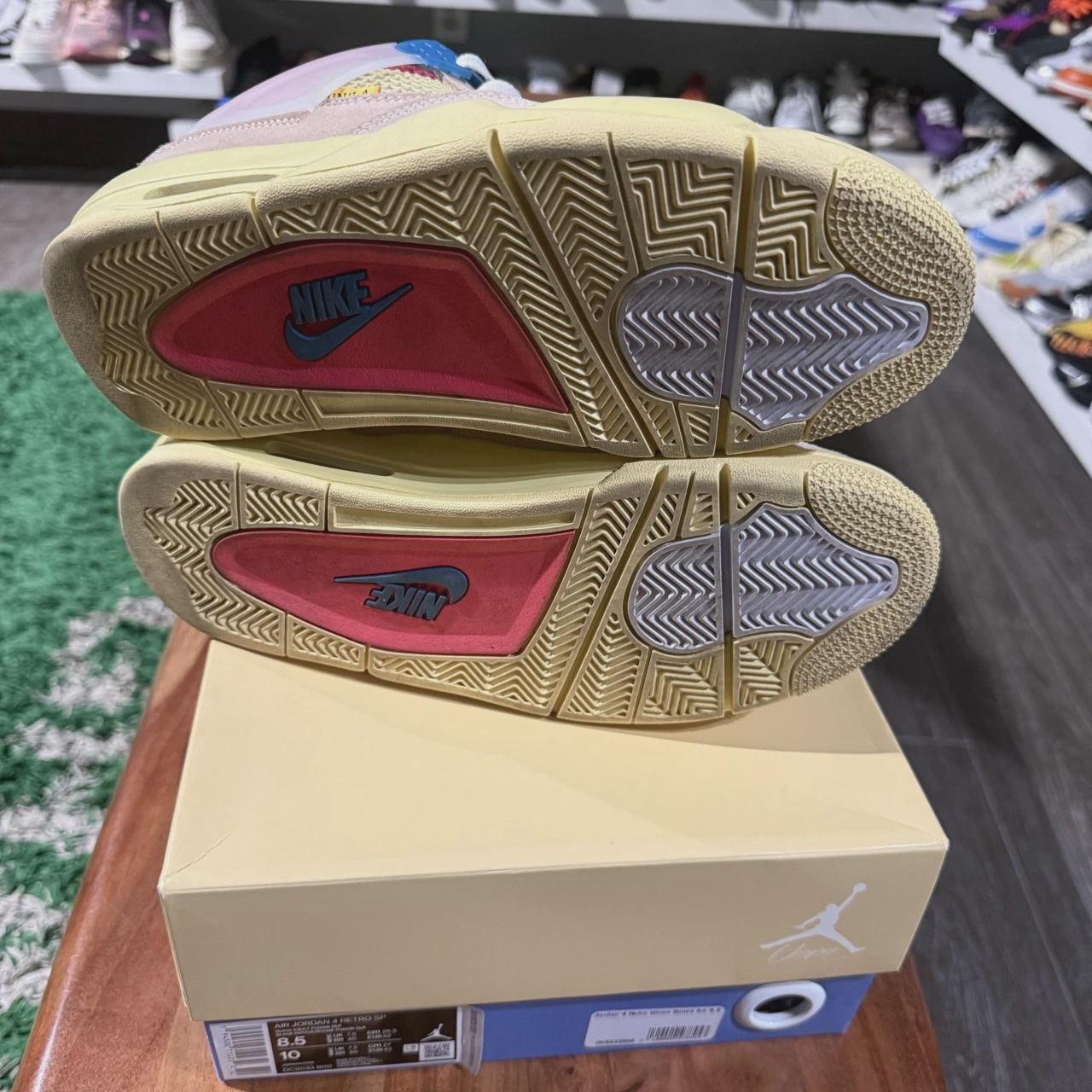 Air Jordan 4 Retro Union Guava Ice • Pre-Owned [8276] 3