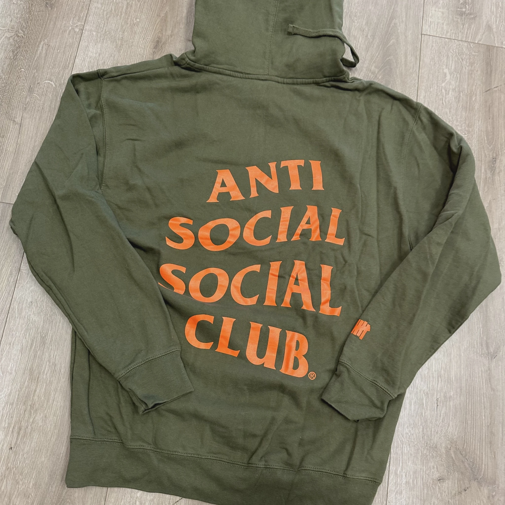 Anti Social Social Club (ASSC) x Undefeated "Paranoid" Hoodie • Pre-Owned [8446] 2