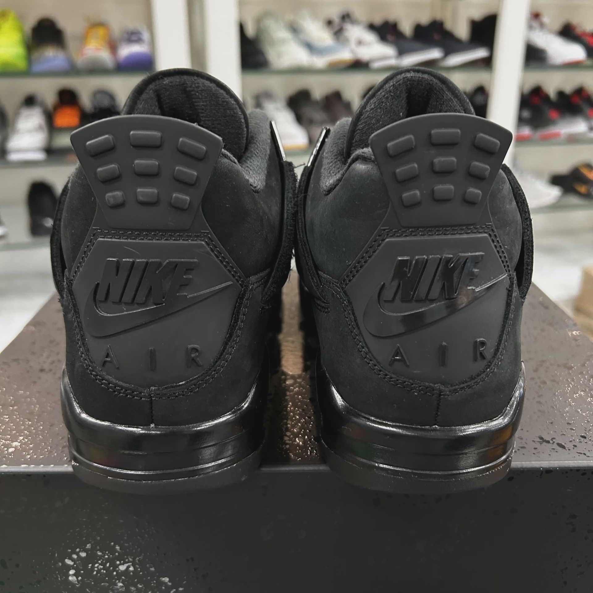 Air Jordan 4 Retro Black Cat (2025) • Pre-Owned [1174] - photo 5