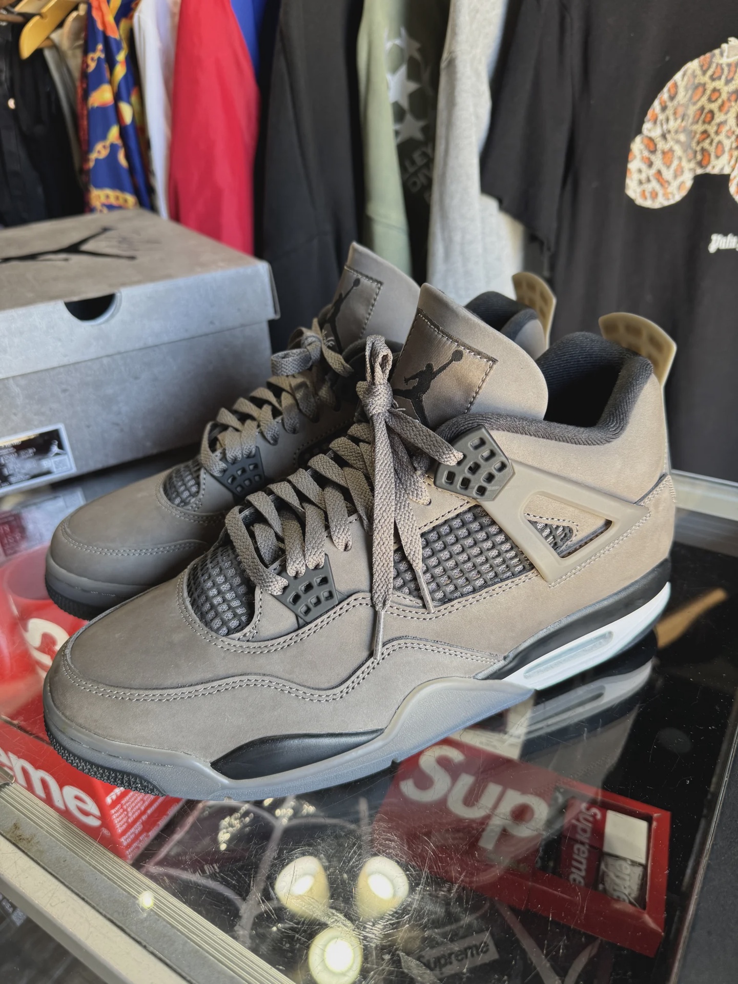 Air Jordan 4 Retro Cave Stone • Pre-Owned [8889] - photo 2