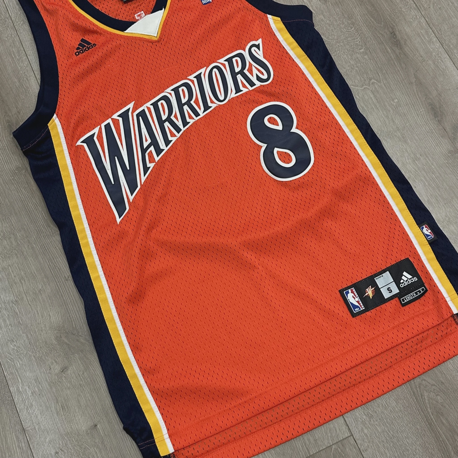 Monte Elis #8 Jersey • Pre-Owned [6073] 4