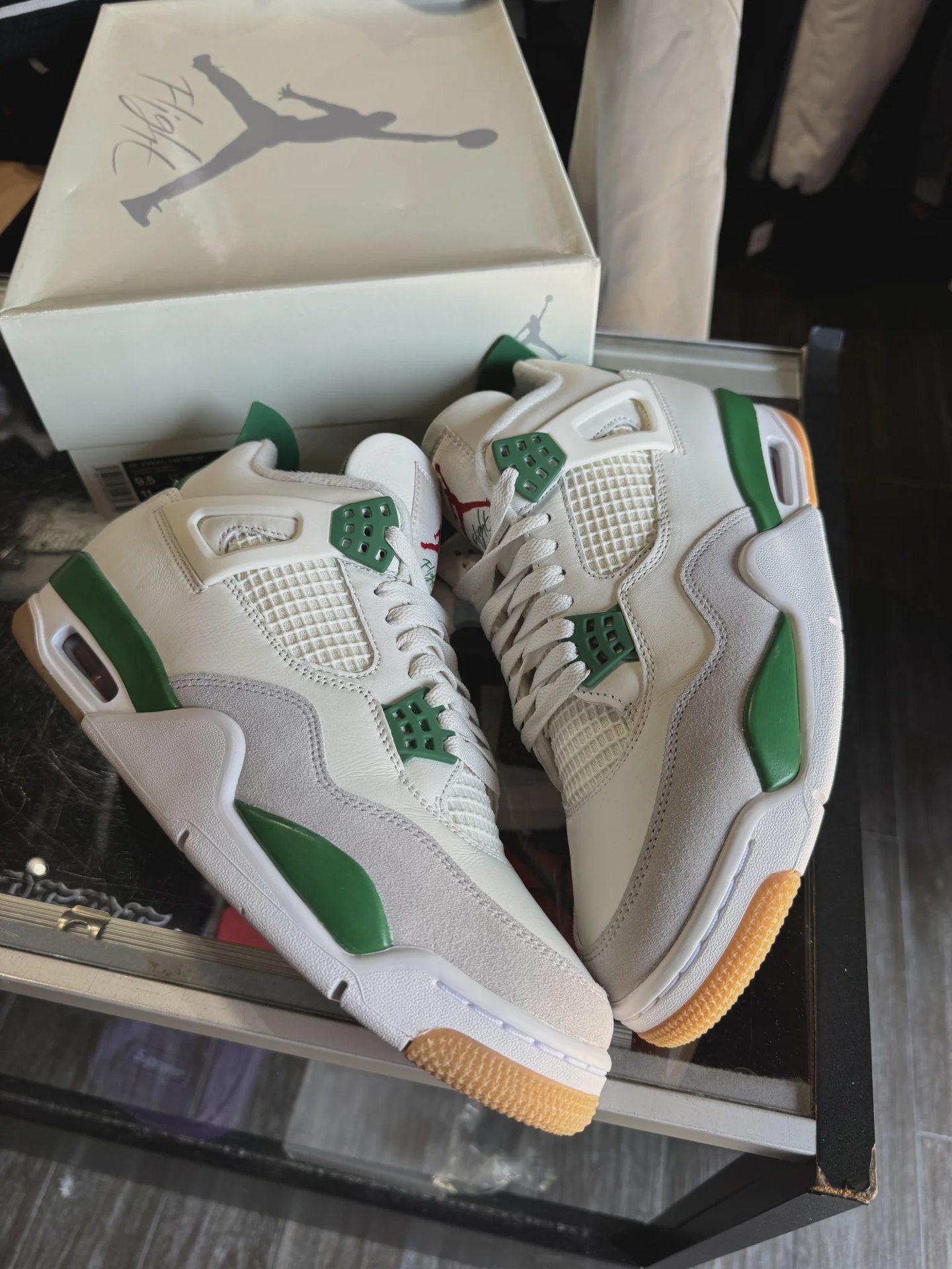 Jordan Air Jordan 4 Retro SB Pine Green - Size US M 9.5