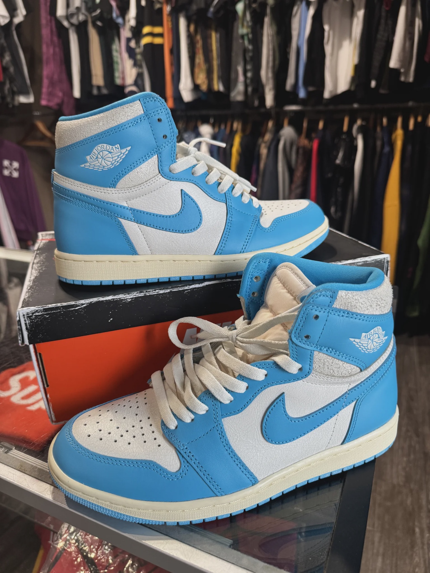 Air Jordan 1 Retro High Original UNC Reimagined • Pre-Owned [1561] - photo 1