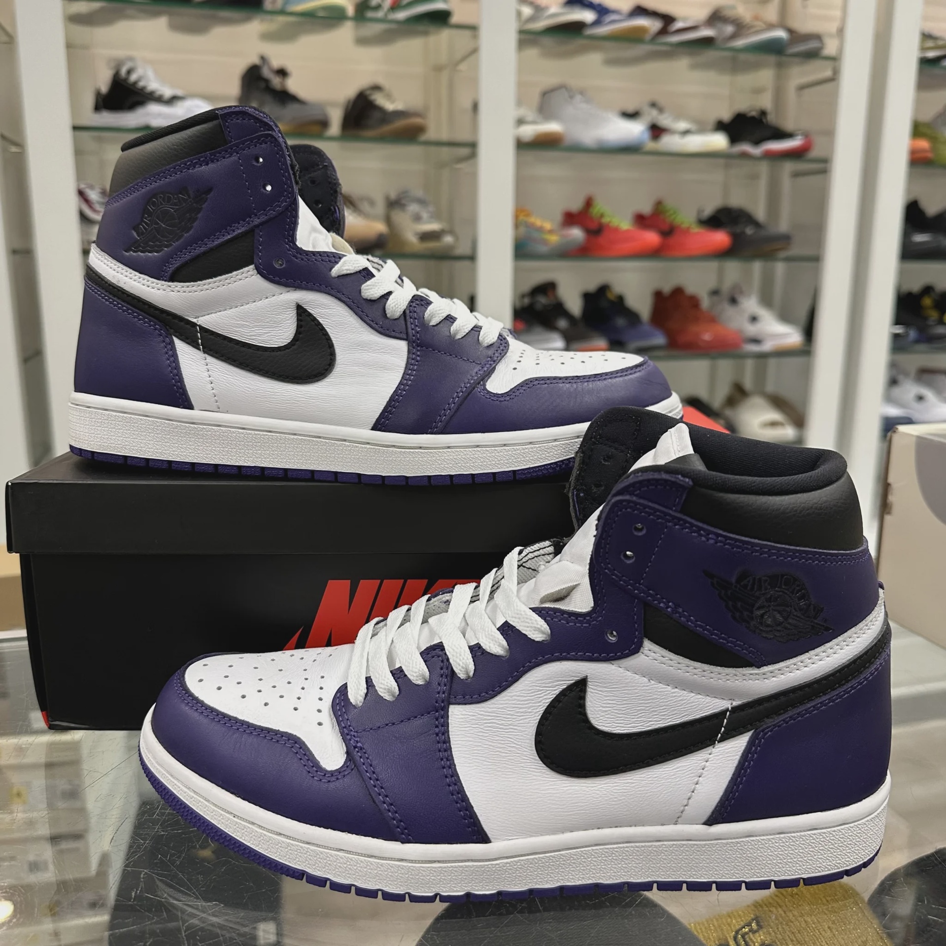 Air Jordan 1 Retro High Court Purple White • Pre-Owned [9357] - photo 8