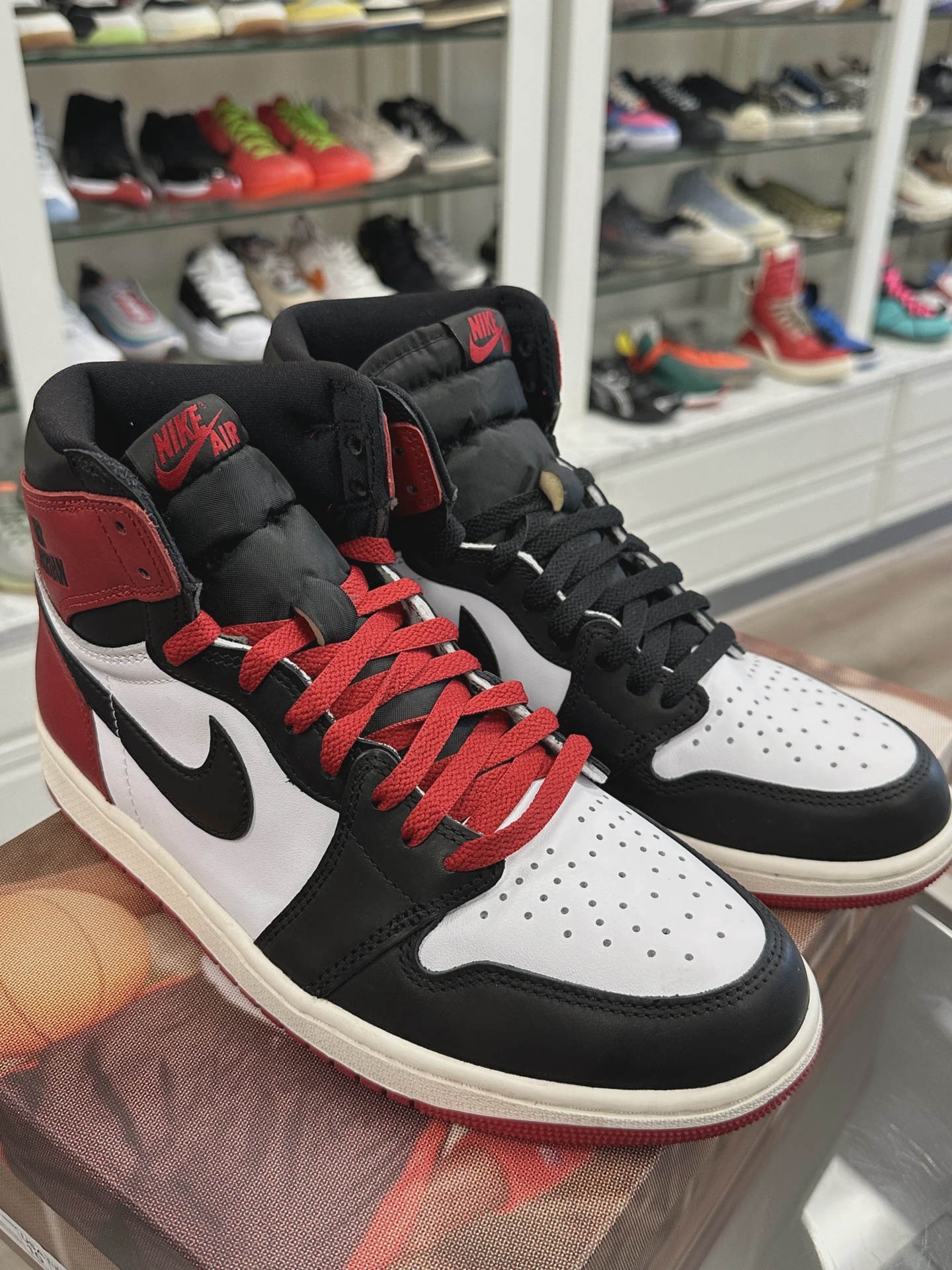 Air Jordan 1 High Black Toe Reimagined • Pre-Owned [4606] 6