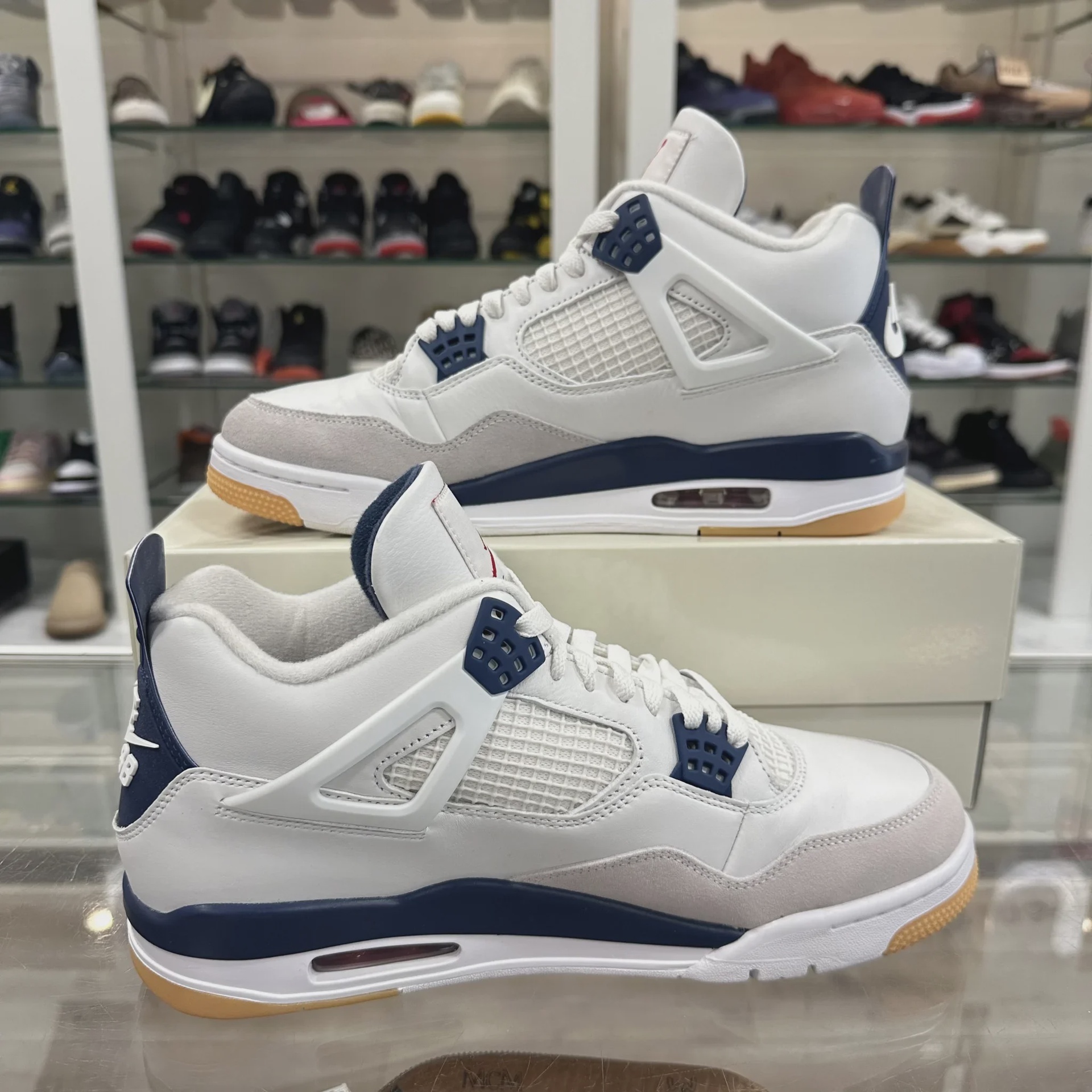 Jordan 4 Retro SB Navy • Pre-Owned [6652] - photo 2