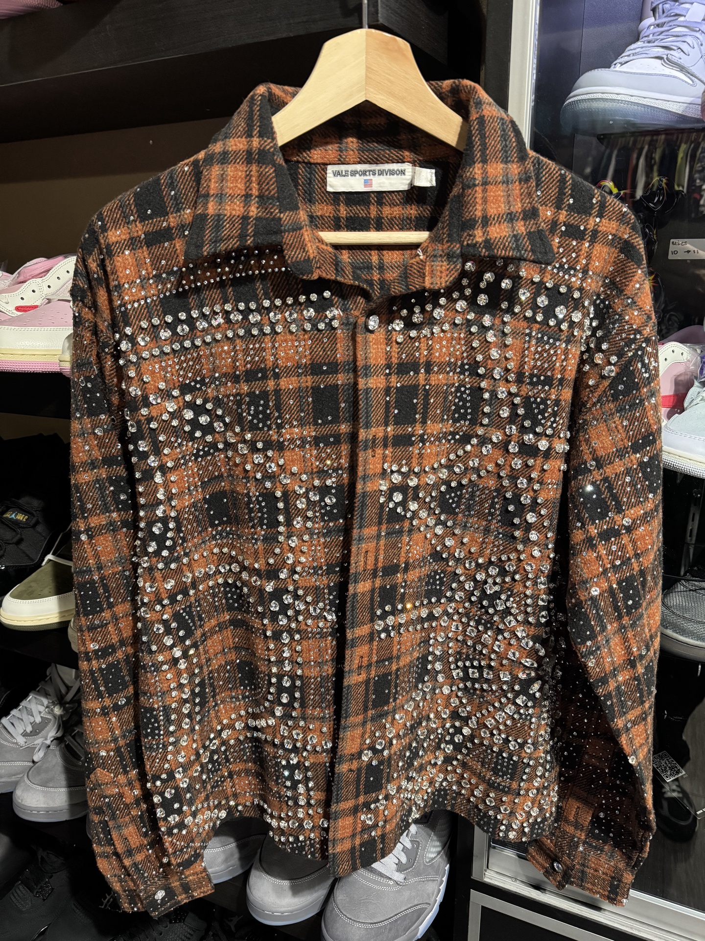 Vale forever Brown  flannel rhinestone • Pre-Owned [0869]