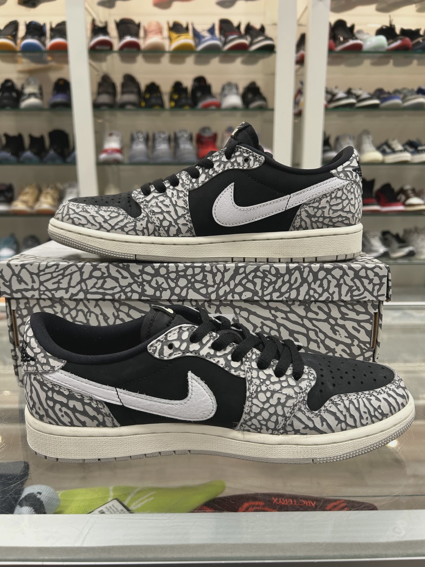 Air Jordan 1 Retro Low Original Black Cement • Pre-Owned [5519] 7