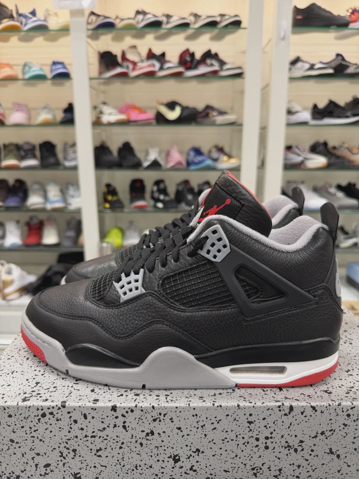 Air Jordan 4 Retro Black Red Reimagined • Pre-Owned [5071] - photo 5