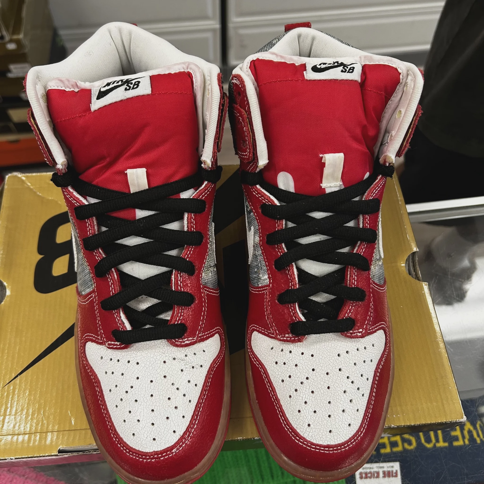 Nike SB Dunk High Shoe Goo • Pre-Owned [5653] - photo 7