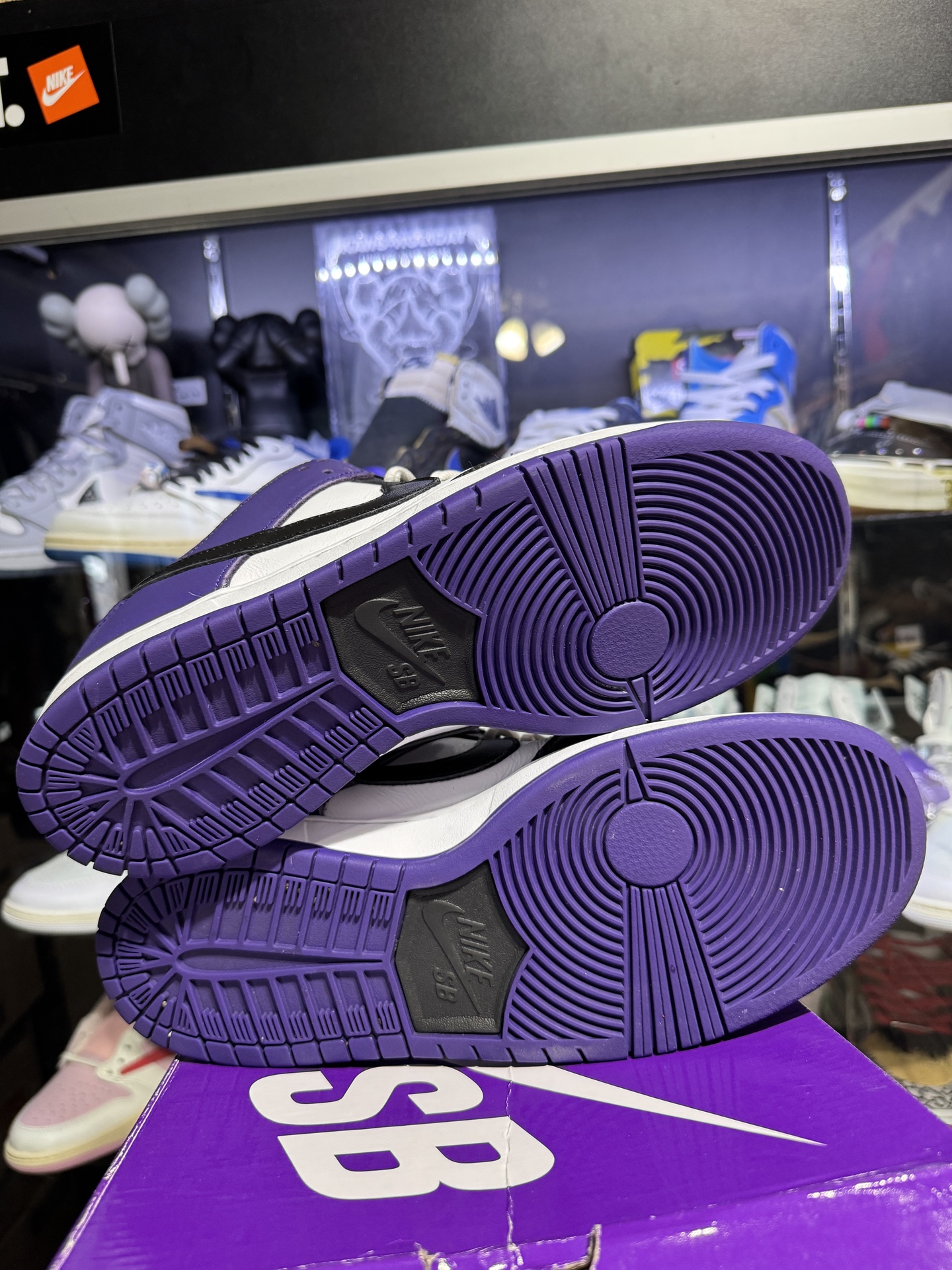 Nike SB Dunk Low Court Purple • Pre-Owned [5976] - photo 3