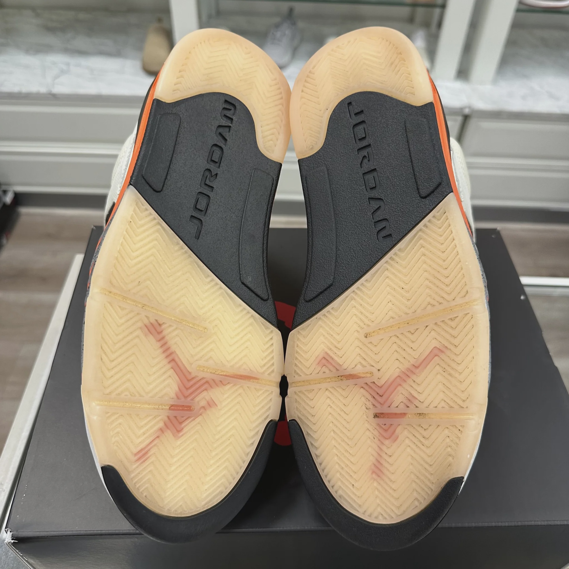 Air Jordan 5 Retro Shattered Backboard • Pre-Owned [9643] - photo 4