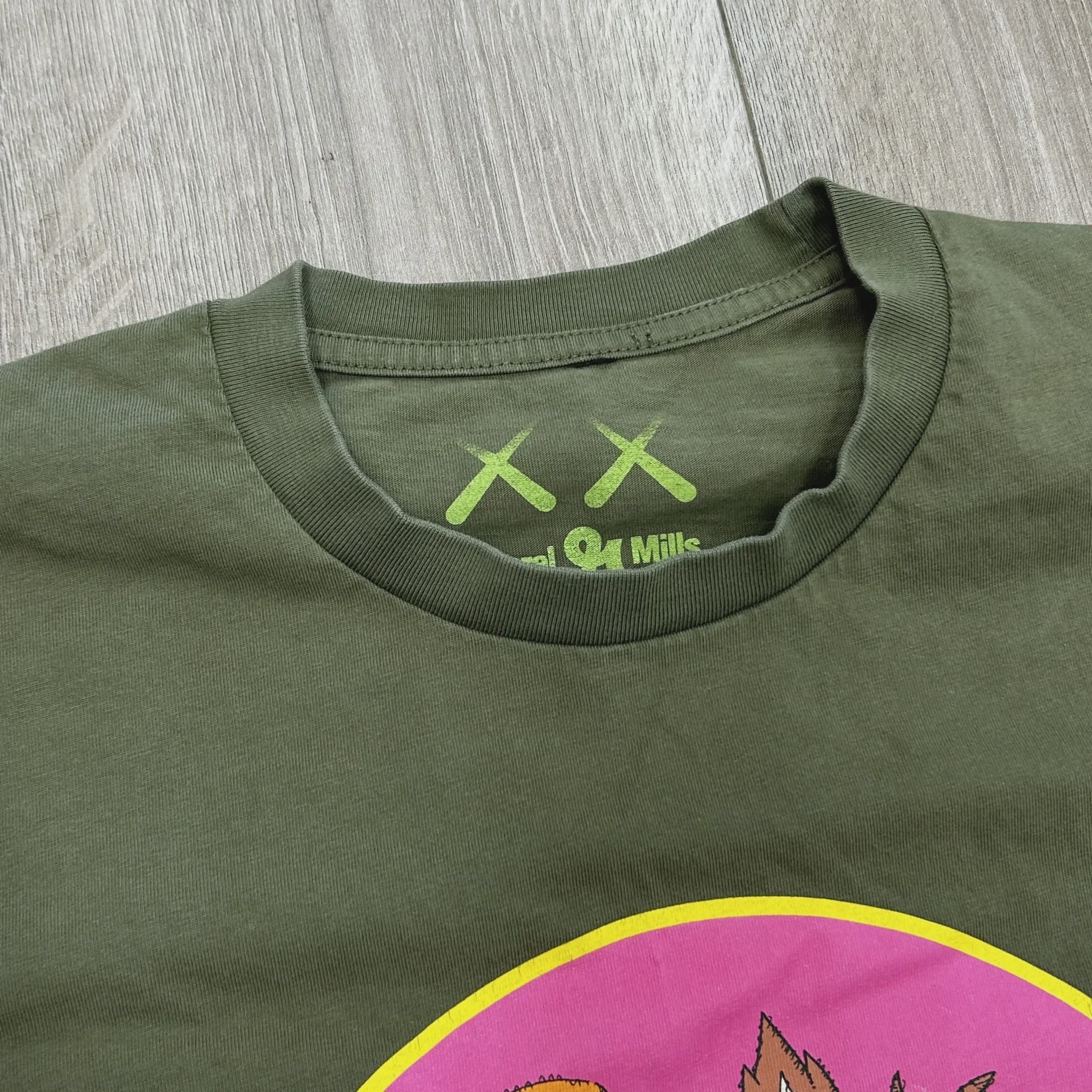 KAWS x Monsters Frute Brute T-Shirt Olive • Pre-Owned [9938] - photo 5