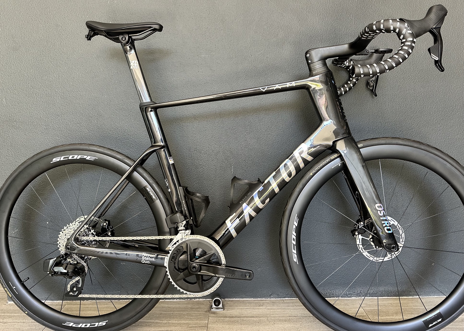 Factor Ostro Vam - 61cm black/foil with Sram Rival etap