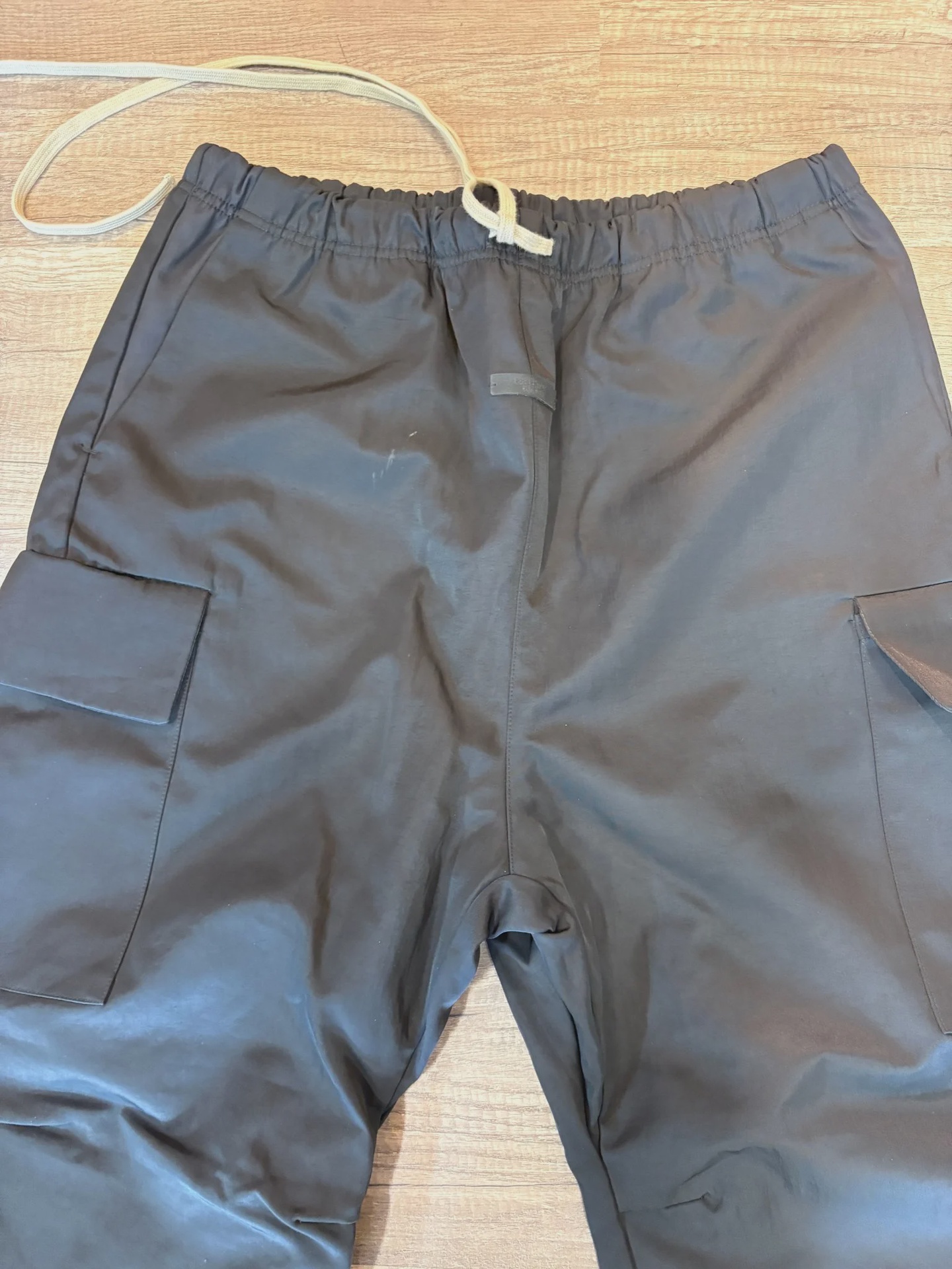 Essentials Nylon Cargo Pants • Pre-Owned [5192] - photo 2
