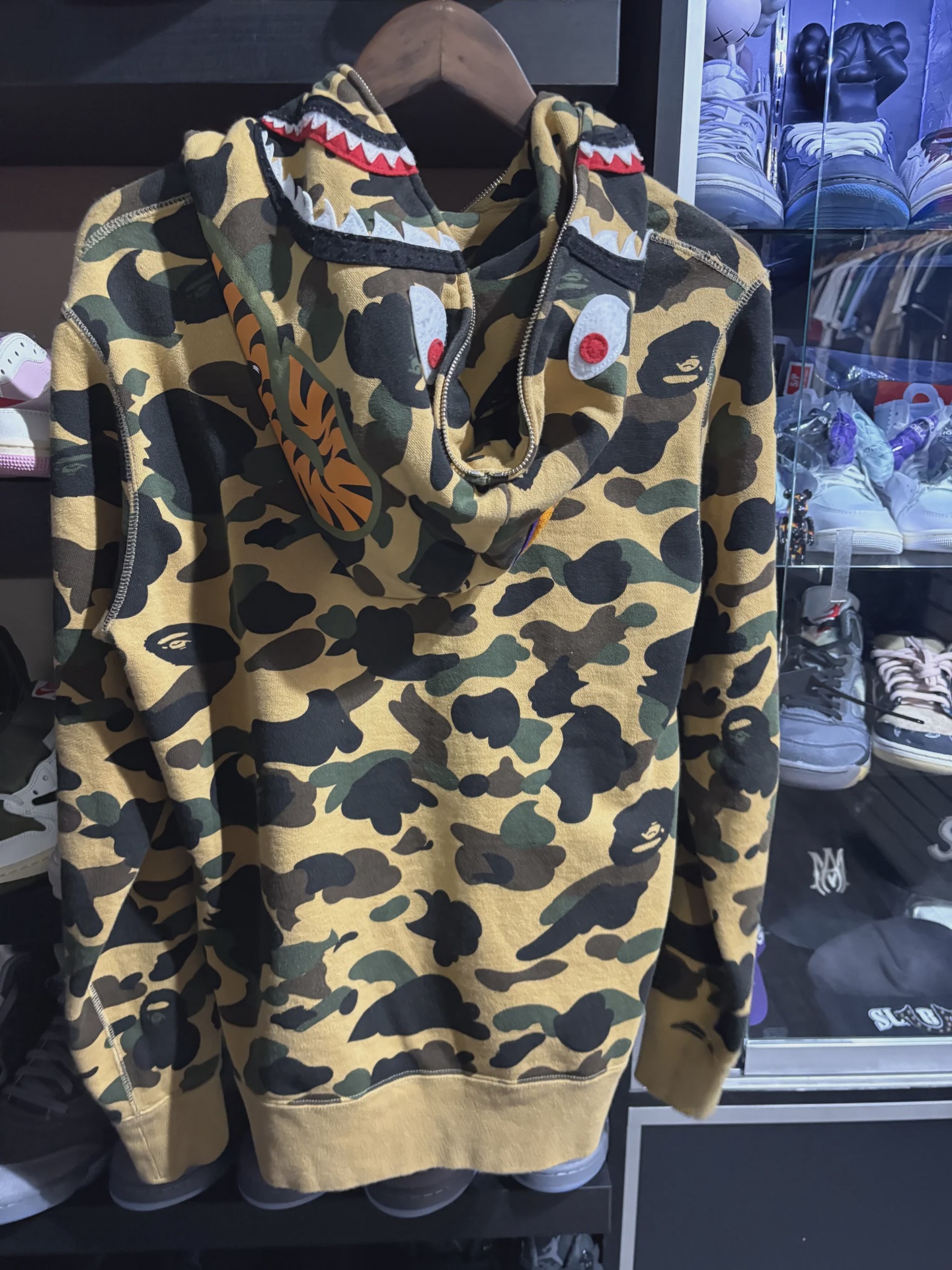 Bape Shark Hoodie • Pre-Owned [1839] - photo 2