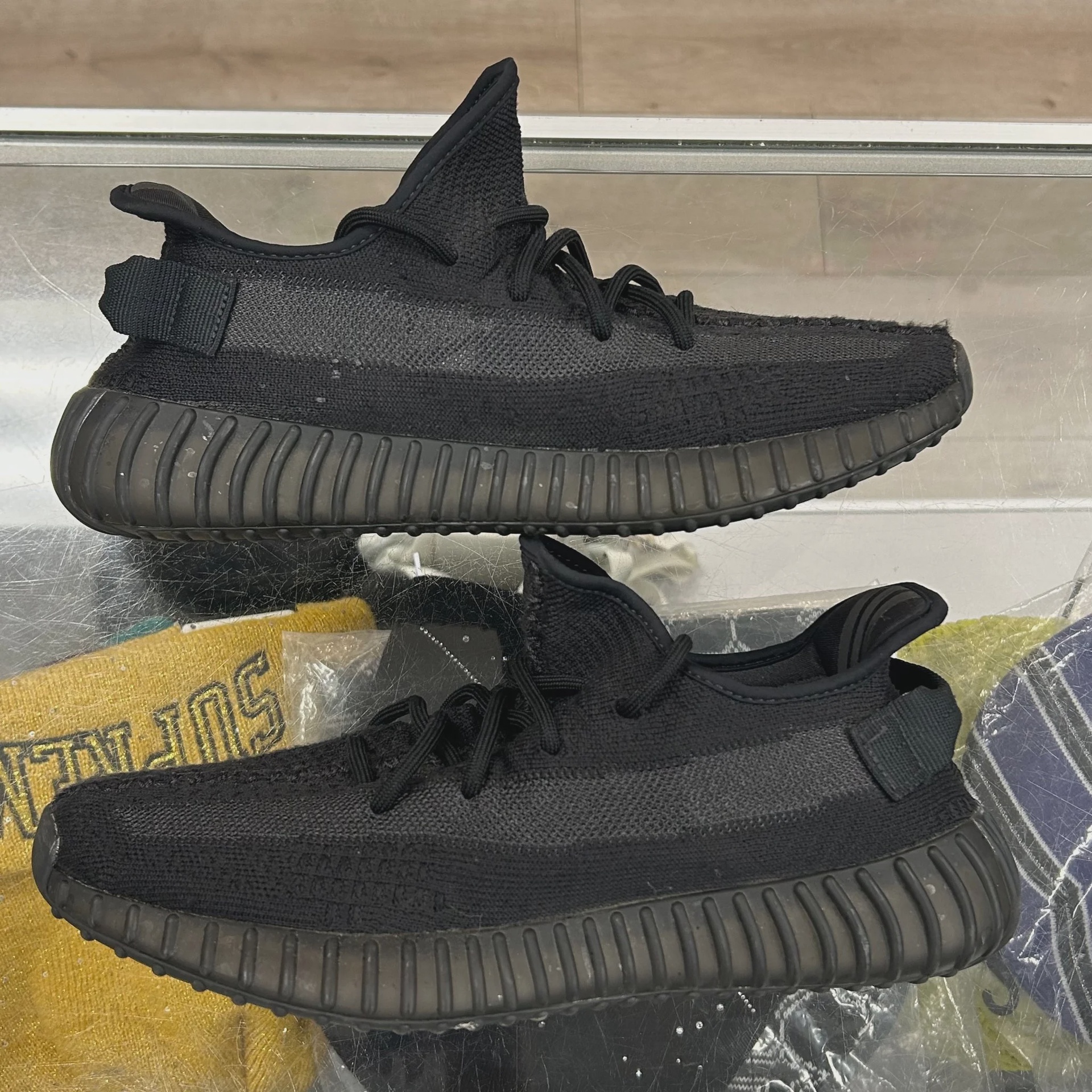 adidas Yeezy Boost 350 V2 Onyx • Pre-Owned [8594] - photo 1