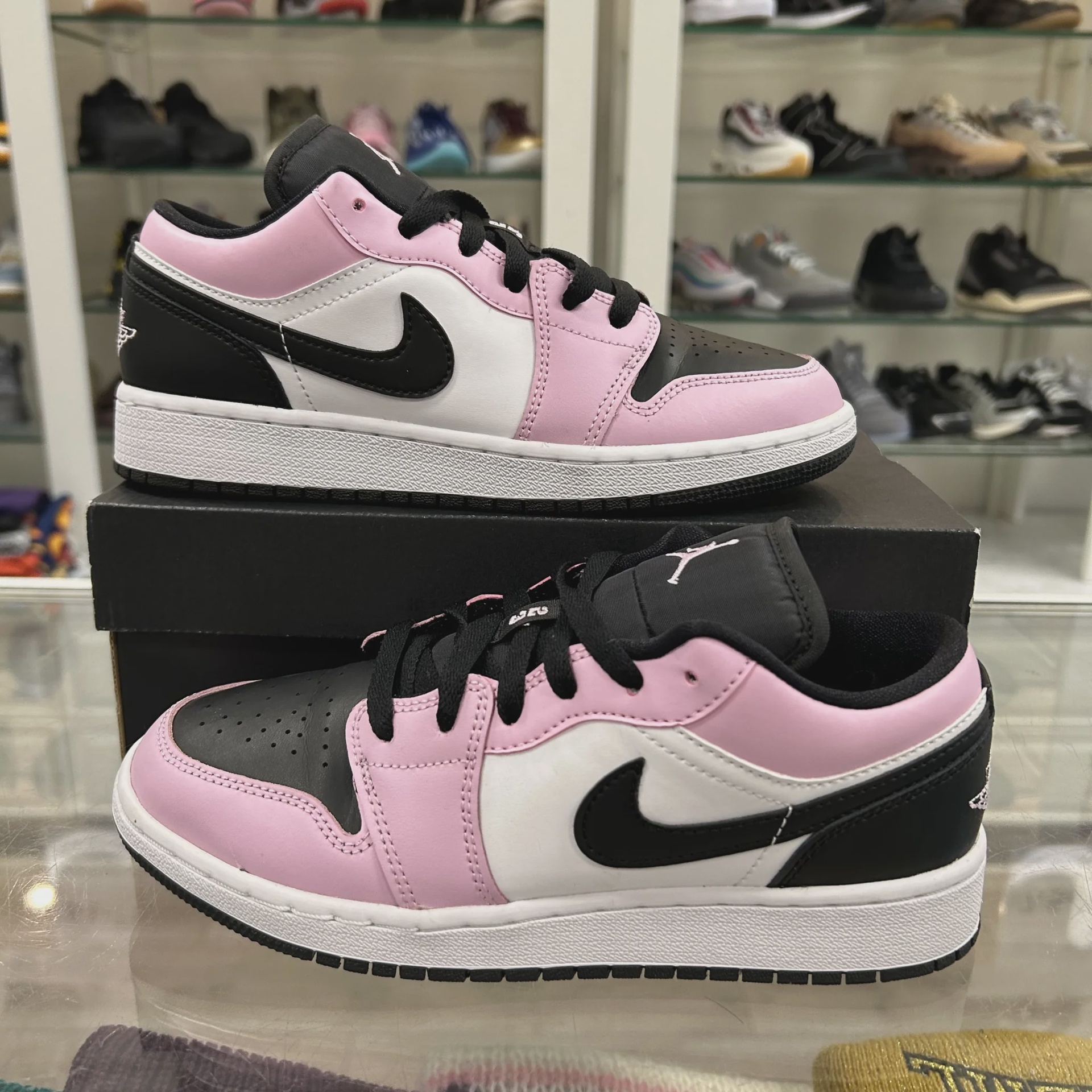 Jordan 1 Low Light Arctic Pink (Grade School) • Pre-Owned [6195] - photo 4