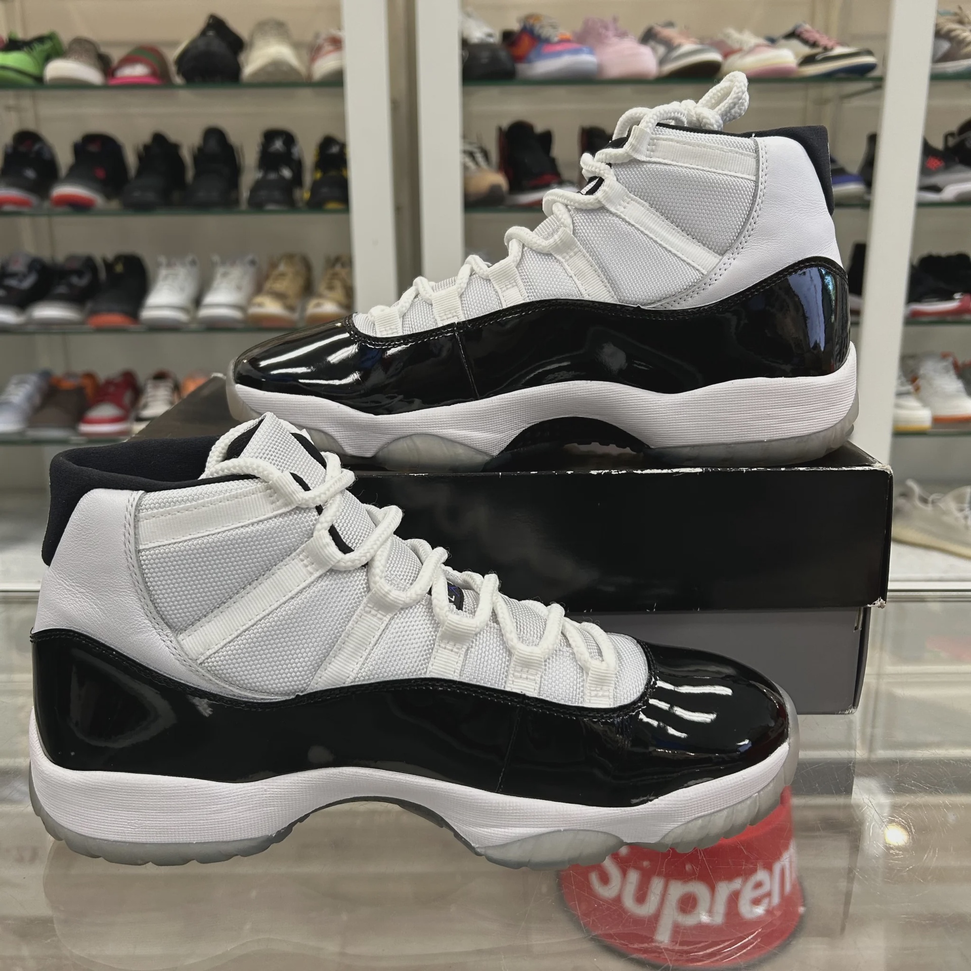 Air Jordan 11 Retro Concord (2018) • Pre-Owned [0613] - photo 2
