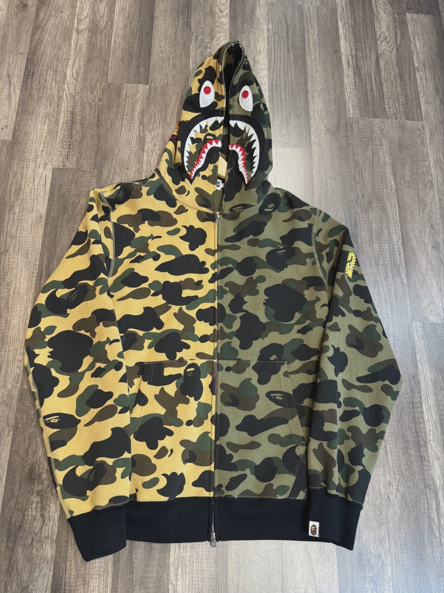 BAPE BAPE 1st Camo Half Shark Full Zip Hoodie Green/Yellow XXL - Size L