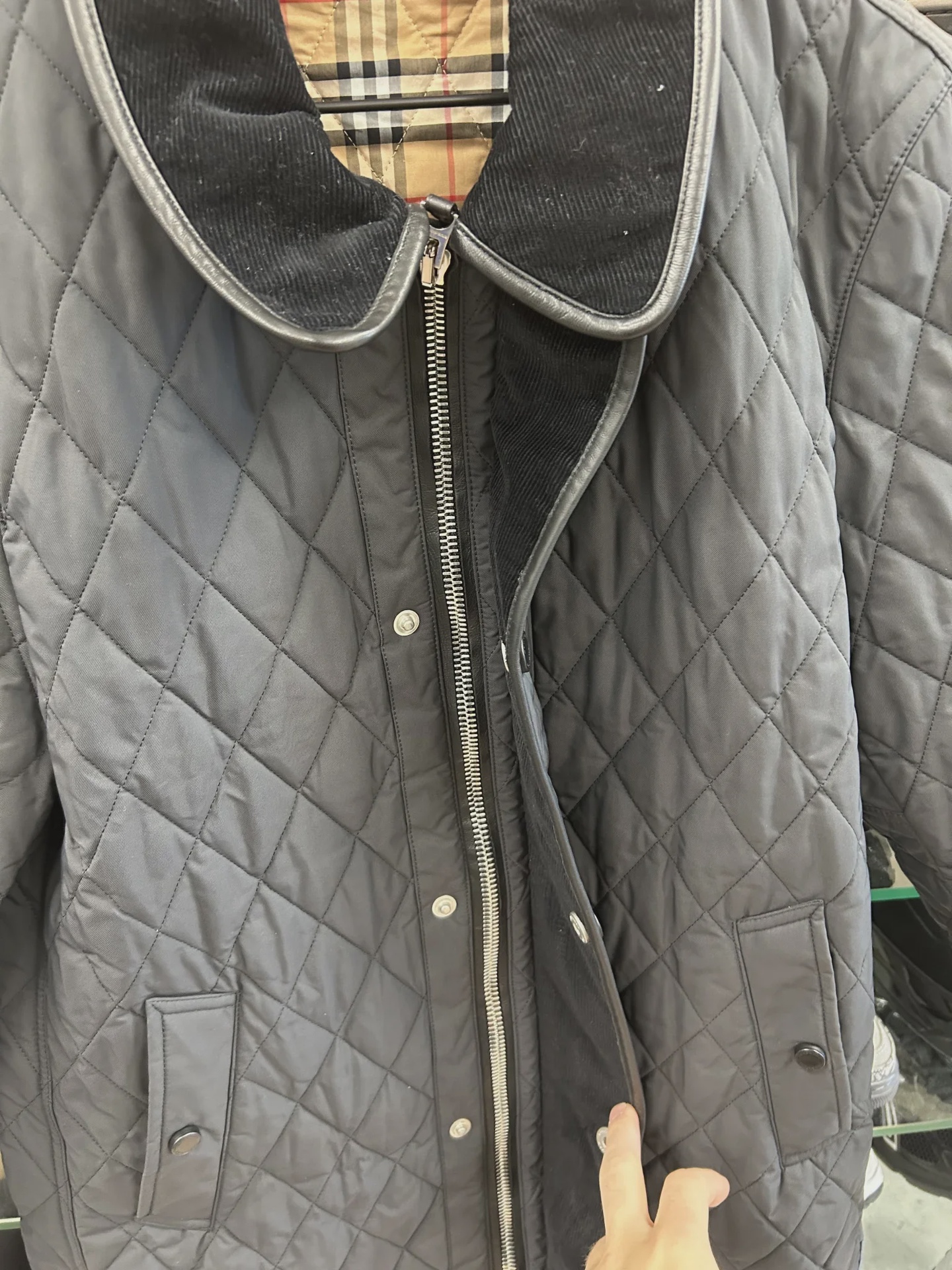 Burberry Quilted Coat Jacket • Pre-Owned [3064] - photo 4