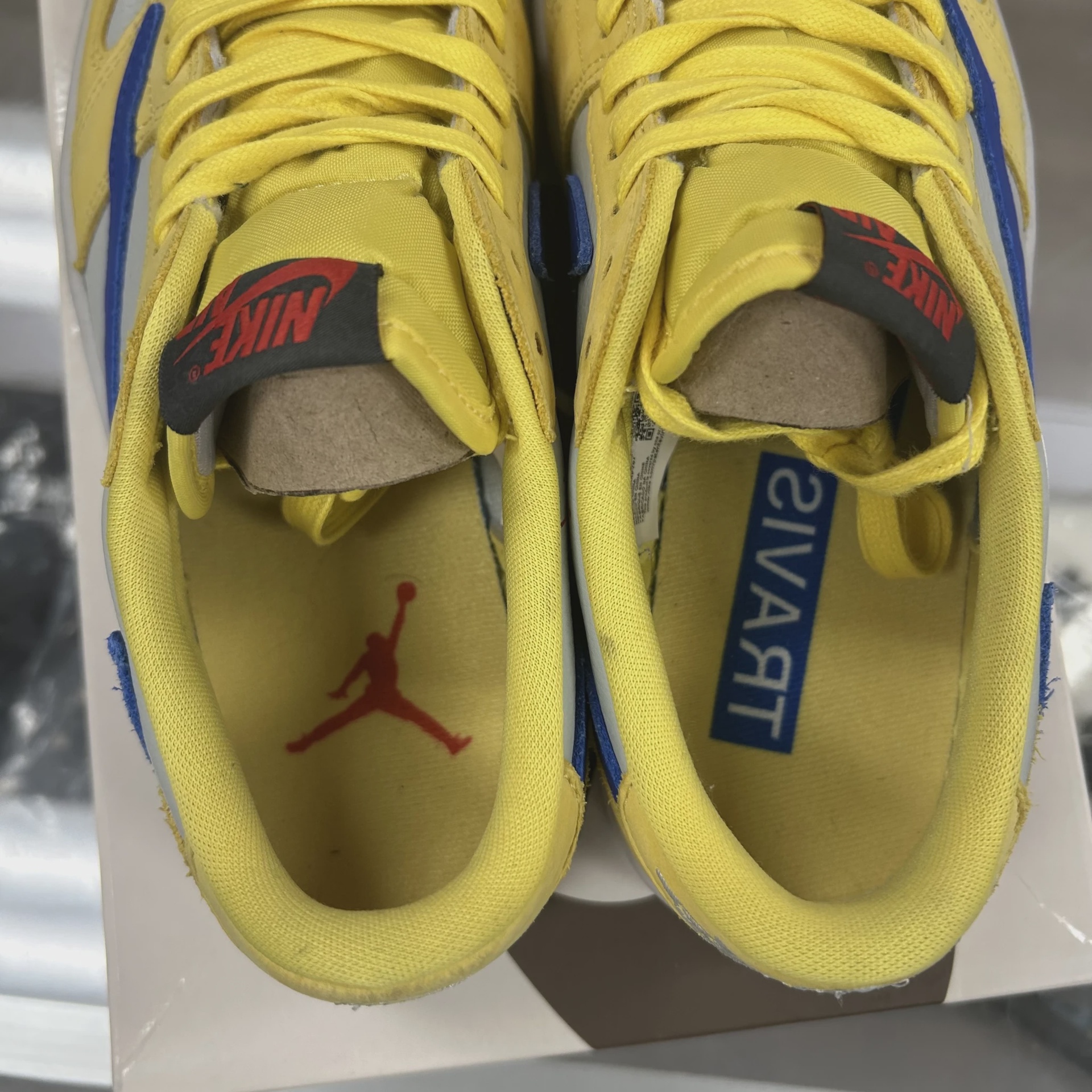 Air Jordan 1 Retro Low Travis Scott Canary (Women's) • Pre-Owned [9278] 5