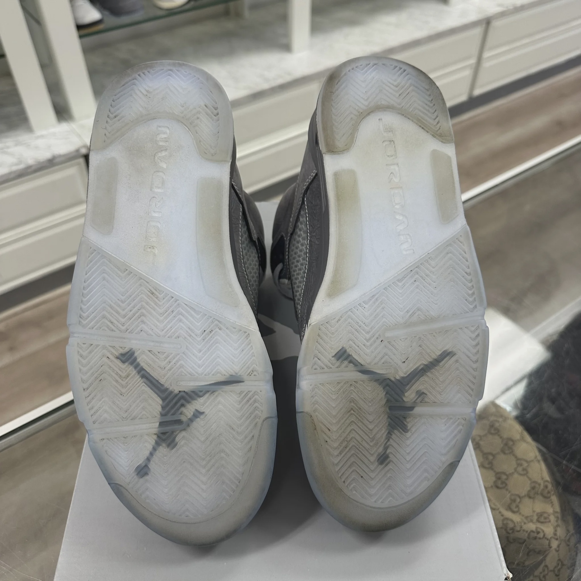 Air Jordan 5 Retro Wolf Grey (2026) • Pre-Owned [7411] - photo 4