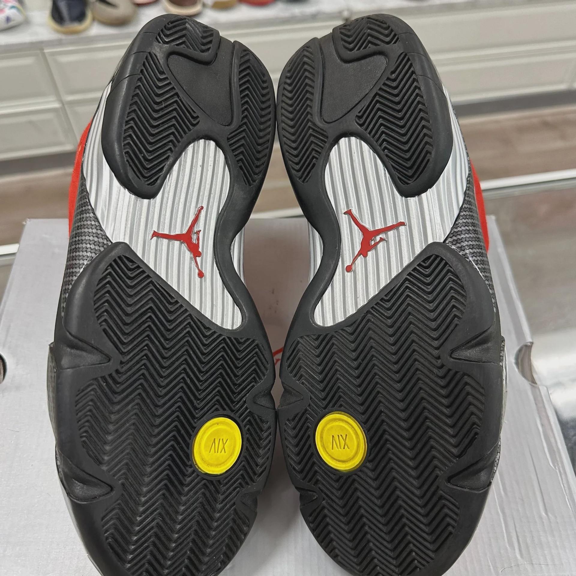 Air Jordan 14 Retro Ferrari (2025) • Pre-Owned [2206] - photo 4