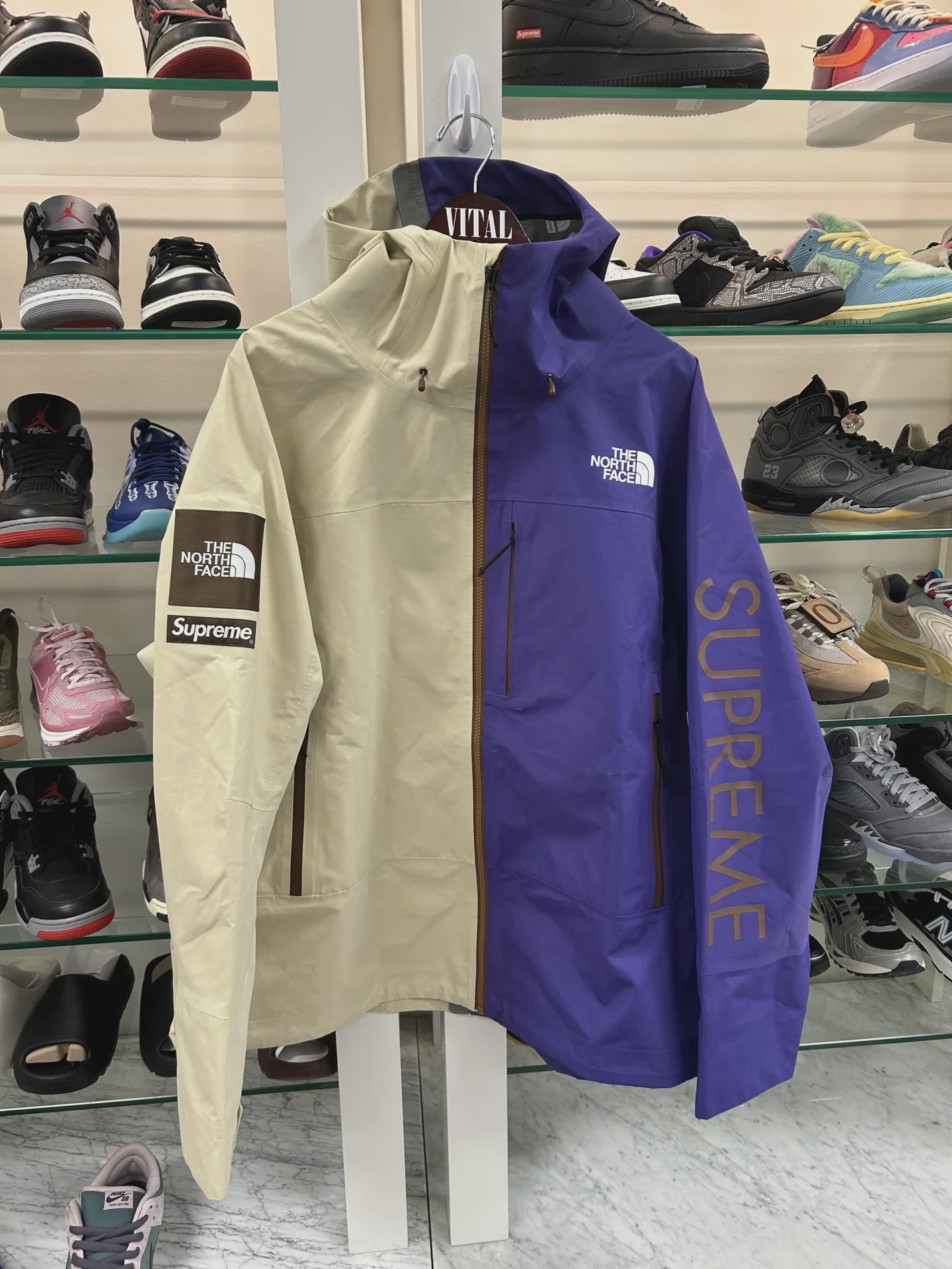 Supreme The North Face Split Taped Seam Shell Jacket • Pre-Owned [1480] - photo 1