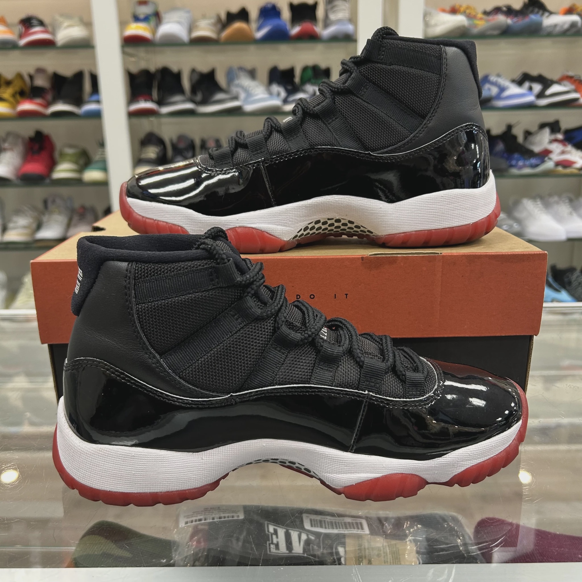 Jordan 11 Retro Playoffs Bred (2019) • Pre-Owned [4949] 2
