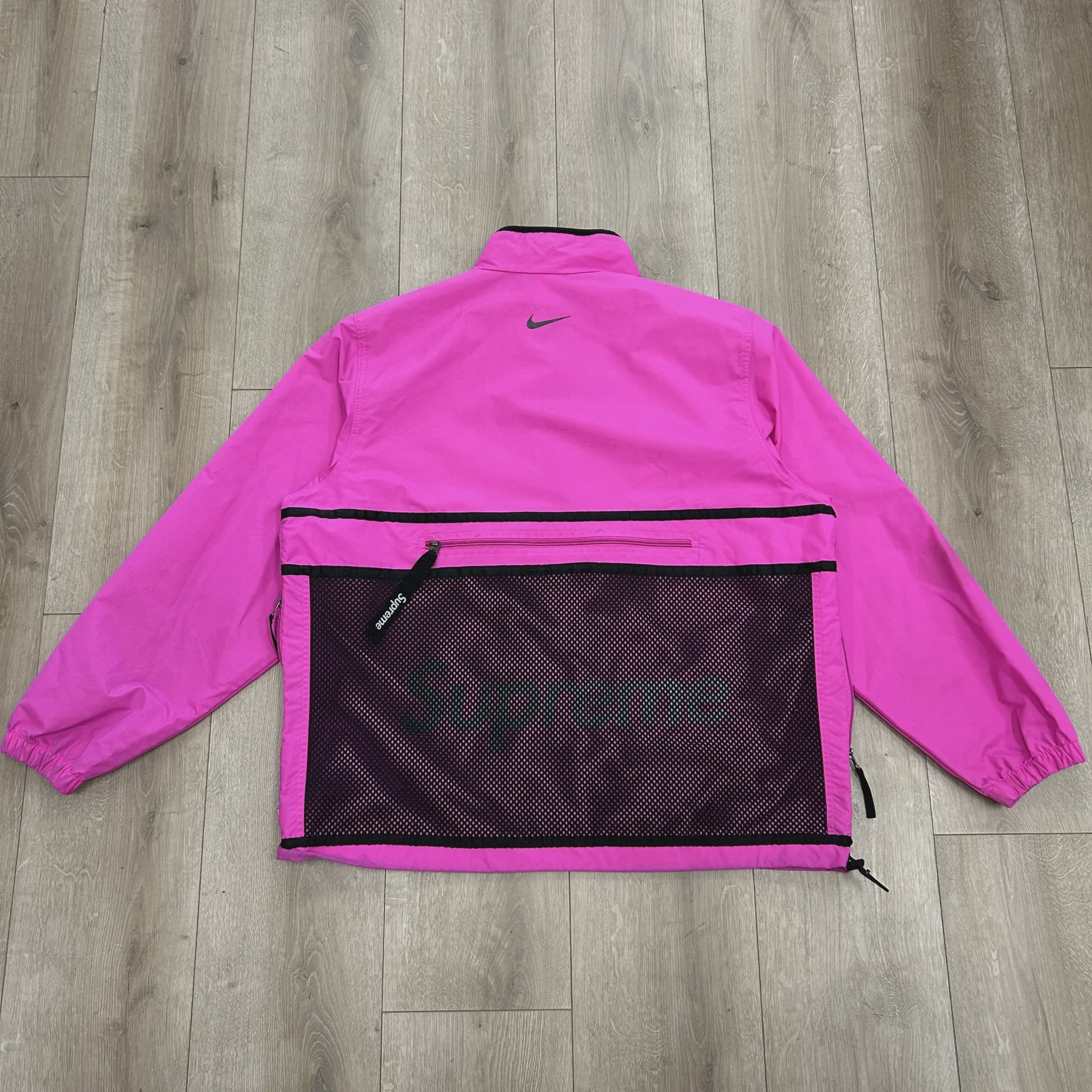 Supreme Nike Trail Running Jacket in Pink. • Pre-Owned [4893] - photo 4