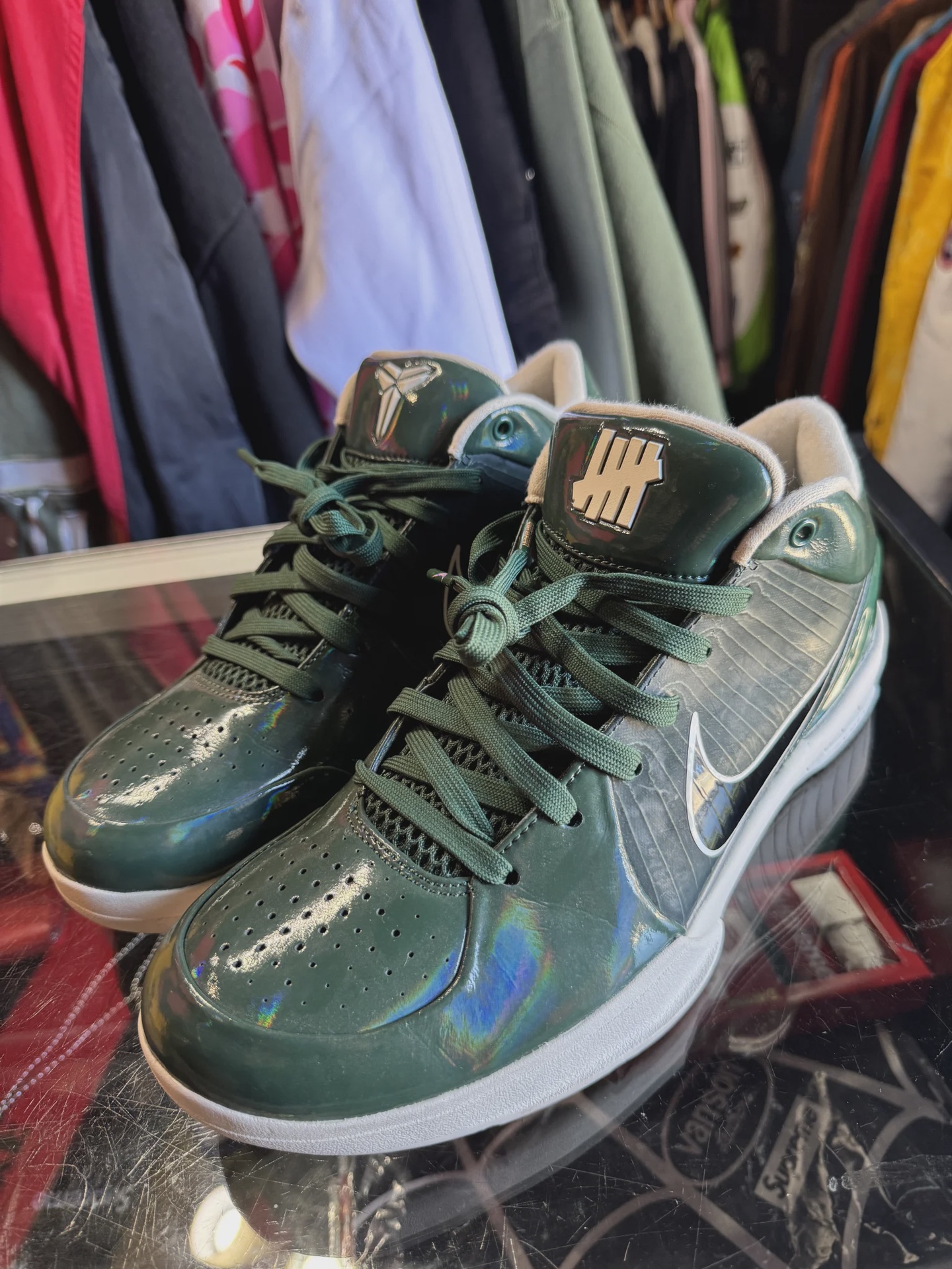 Nike Kobe 4 Protro Undefeated Milwaukee Bucks No Box • Pre-Owned [6405] - photo 2