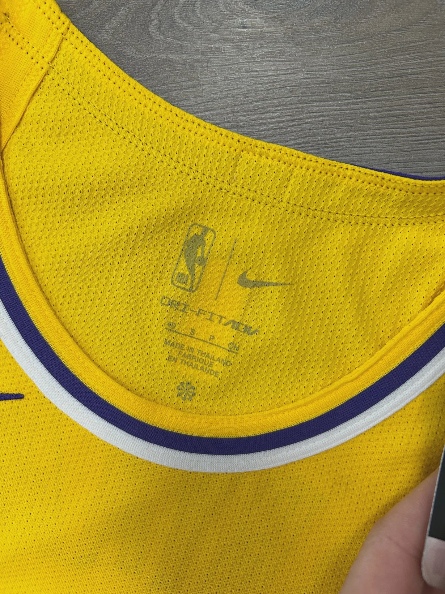 Nike Los Angeles Lakers Icon Edition 2022/23 Dri-FIT ADV NBA Authentic Jersey • Brand New [4705] - photo 4