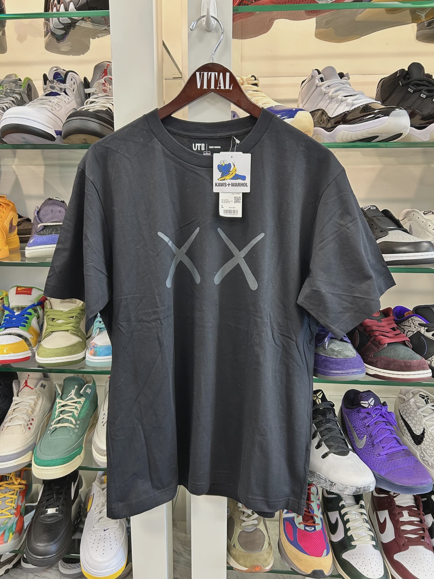 Kaws + Warhol graphic black T-shirt • Pre-Owned [7281]