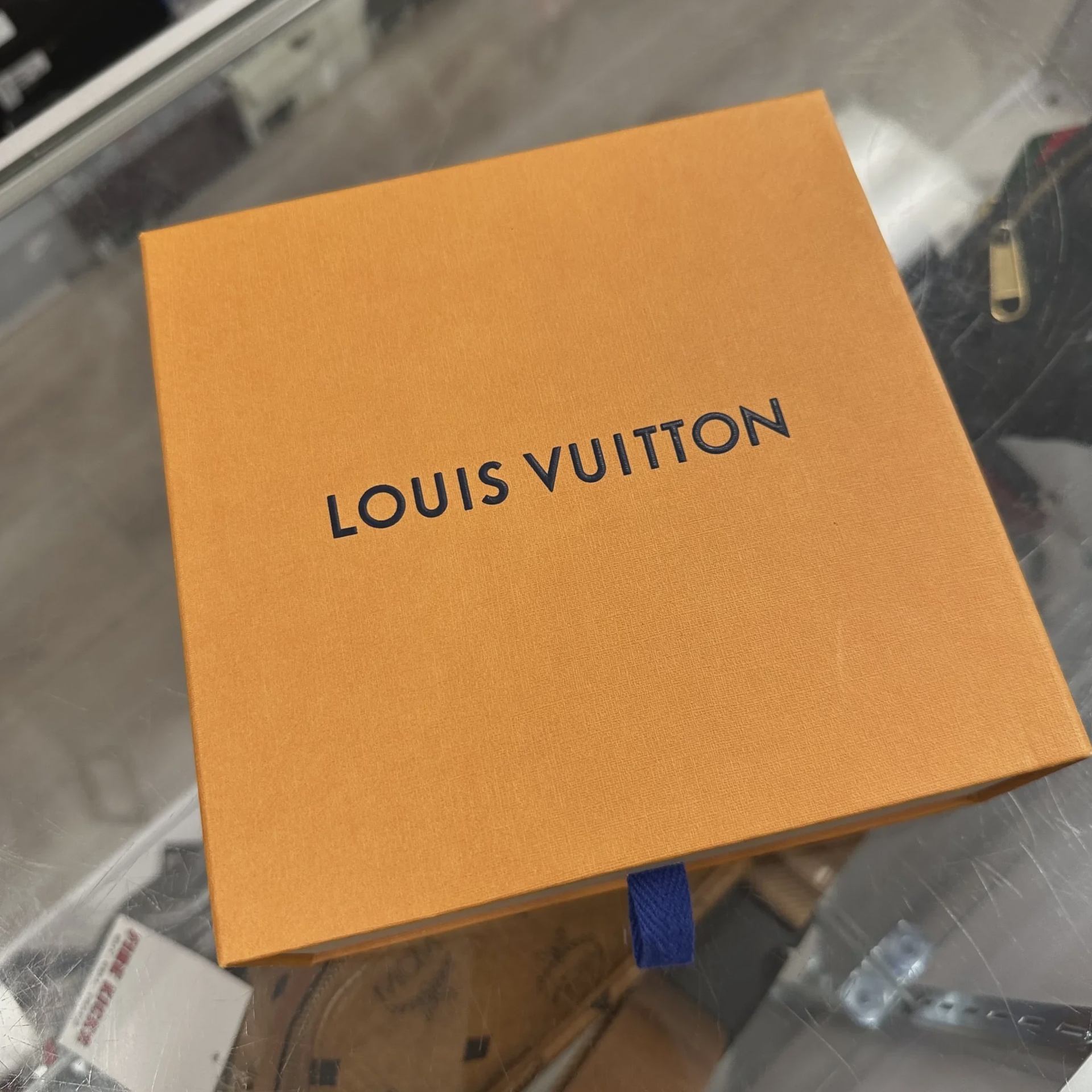 Spray LV initials Reversible Monogram Eclipse Belt size 95/38  (fits 30-32) • Pre-Owned [0048] - photo 4