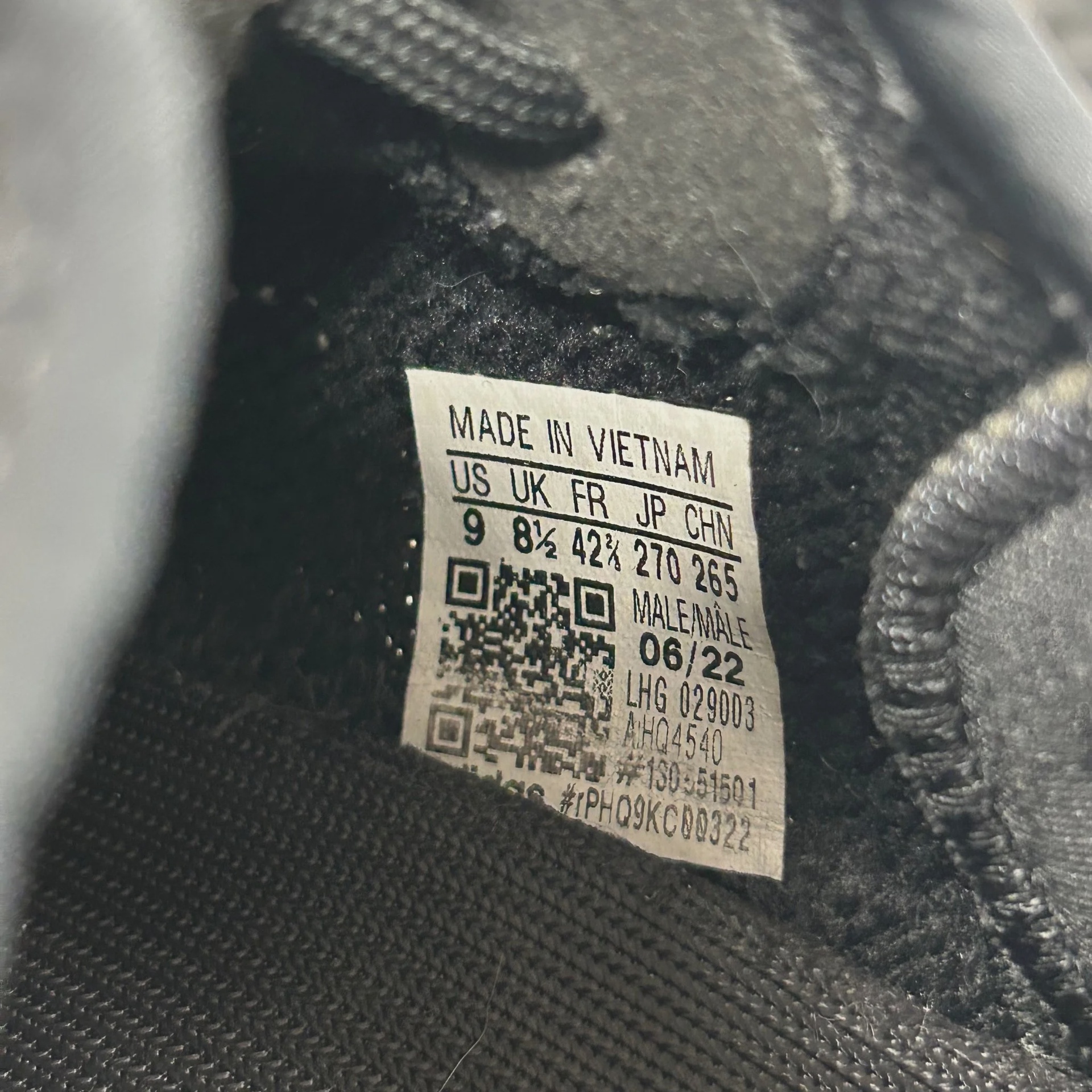adidas Yeezy Boost 350 V2 Onyx • Pre-Owned [8594] - photo 2