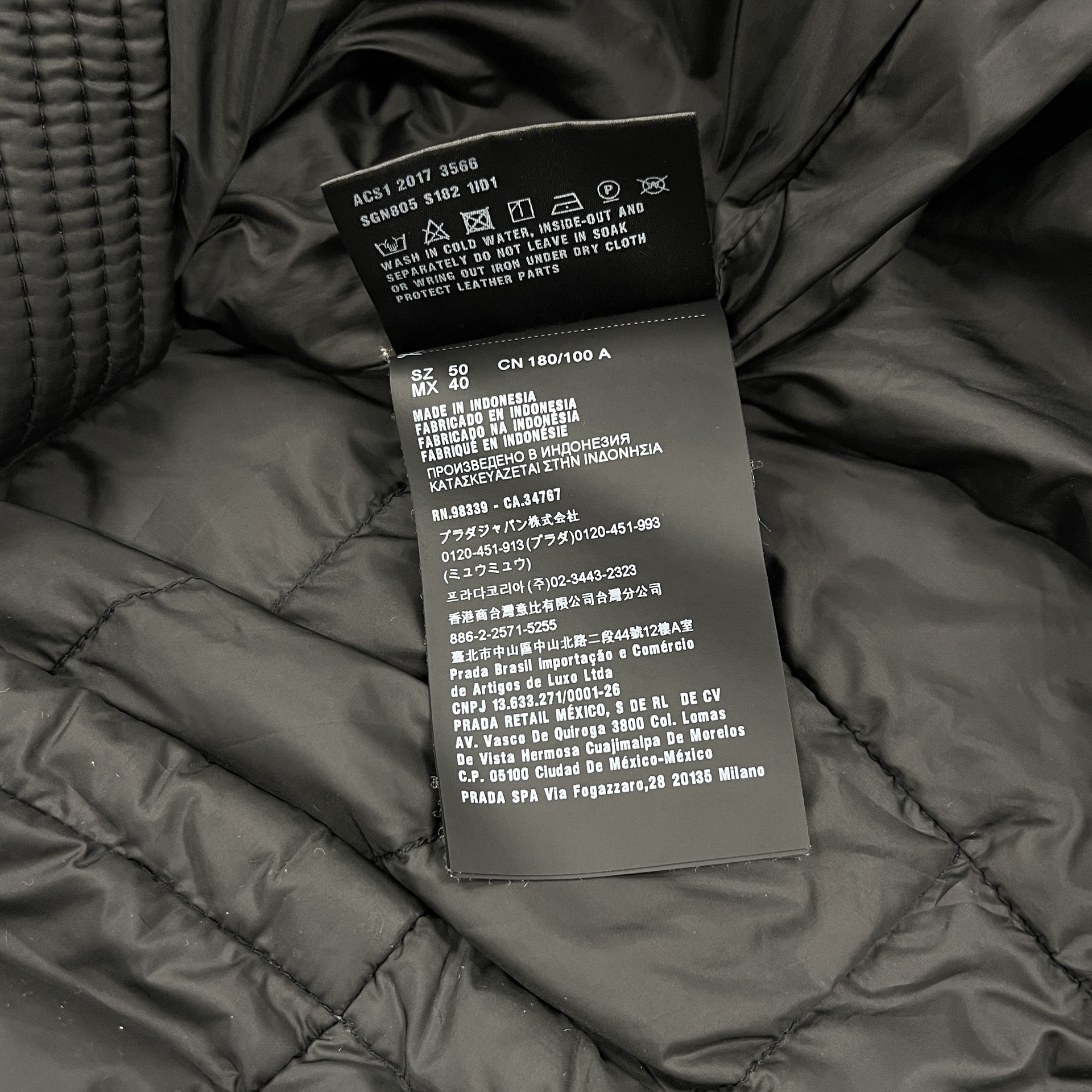 Prada Down Jacket Black with Hood - Pre-Owned 7