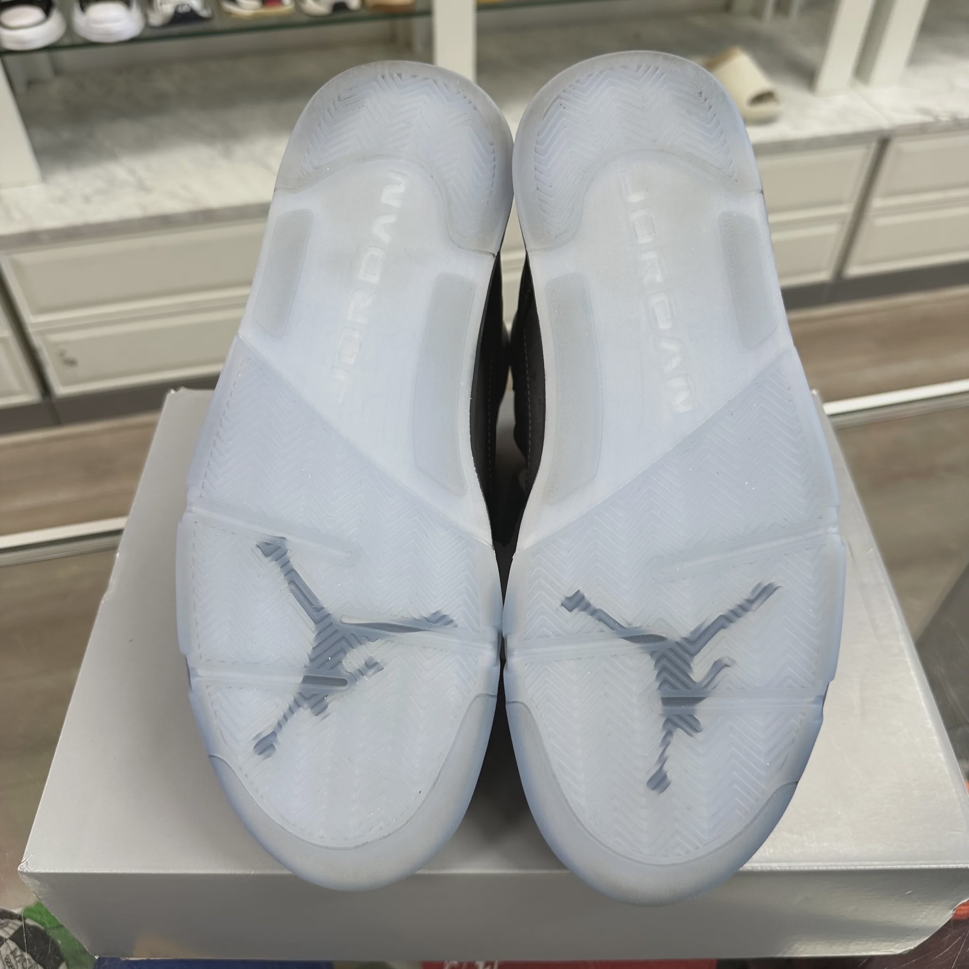 Air Jordan 5 Retro Wolf Grey (2026) • Pre-Owned [8121] - photo 4