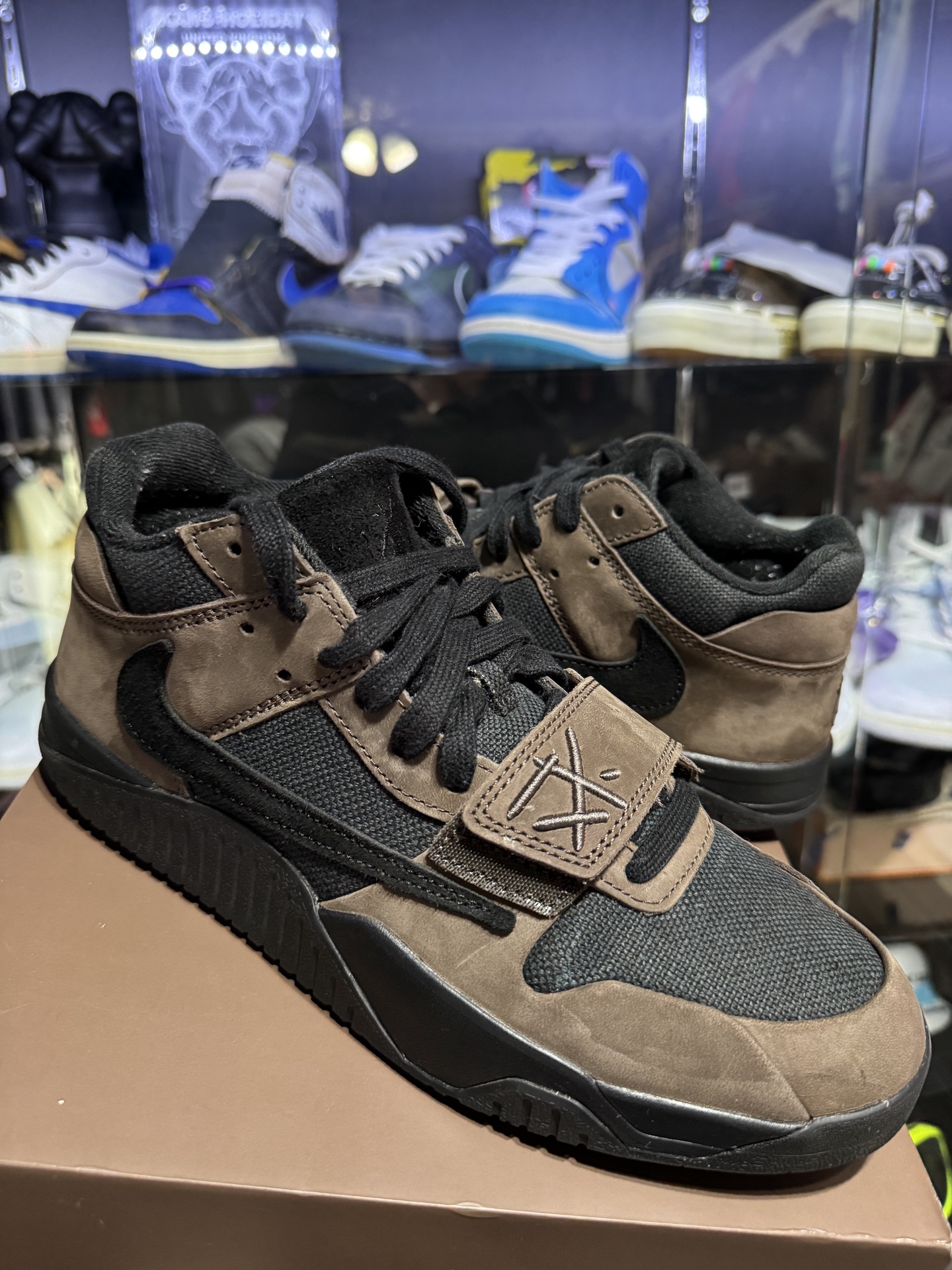 Jordan Jumpman Jack TR Travis Scott Dark Mocha • Pre-Owned [8045] - photo 1