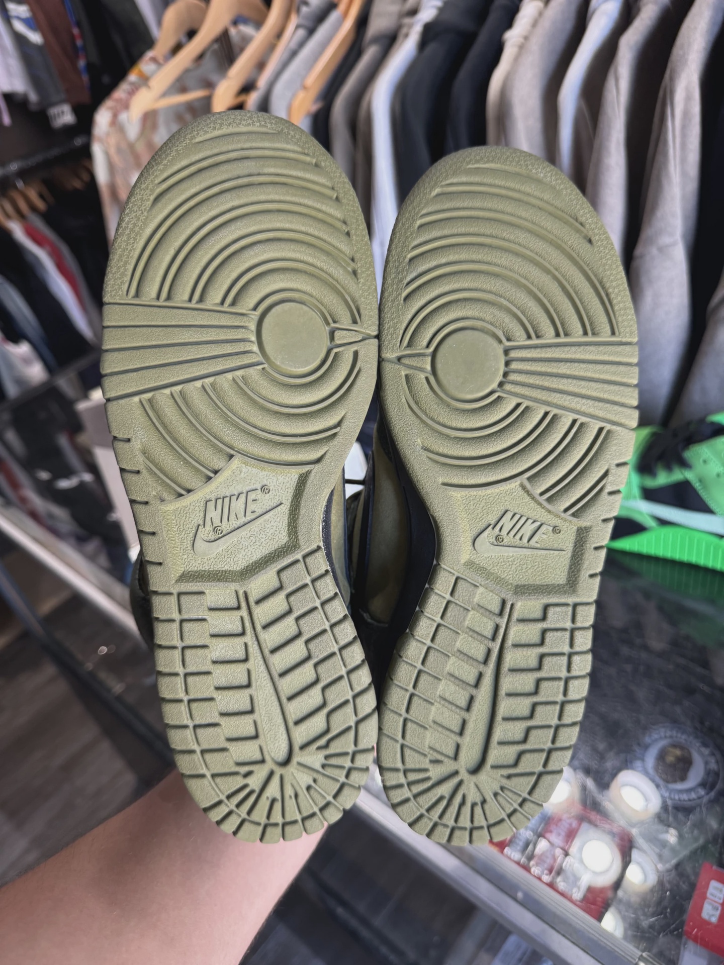 Nike SB Dunk High Hulk • Pre-Owned [6994] 4