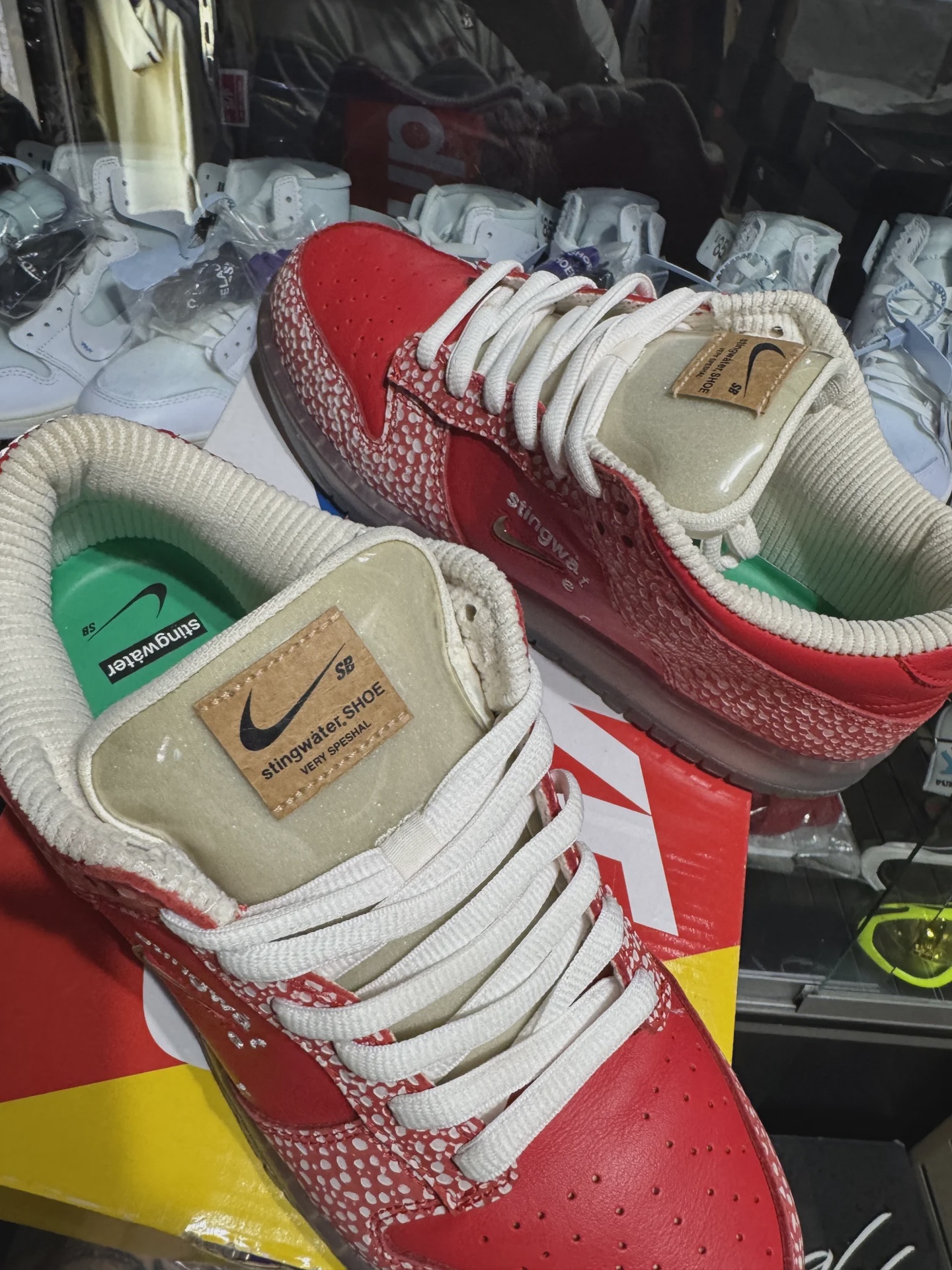 Nike SB Dunk Low Stingwater Magic Mushroom • Pre-Owned [8216] - photo 2