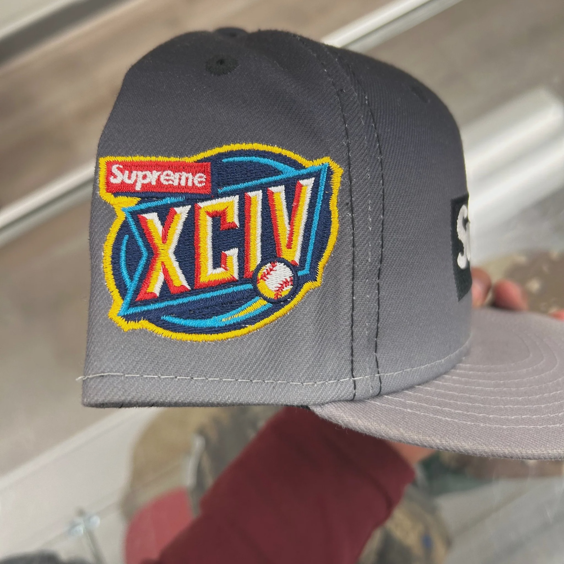 SS23 Supreme Gradient Box Logo New Era 'Black' • Pre-Owned [1663] - photo 5