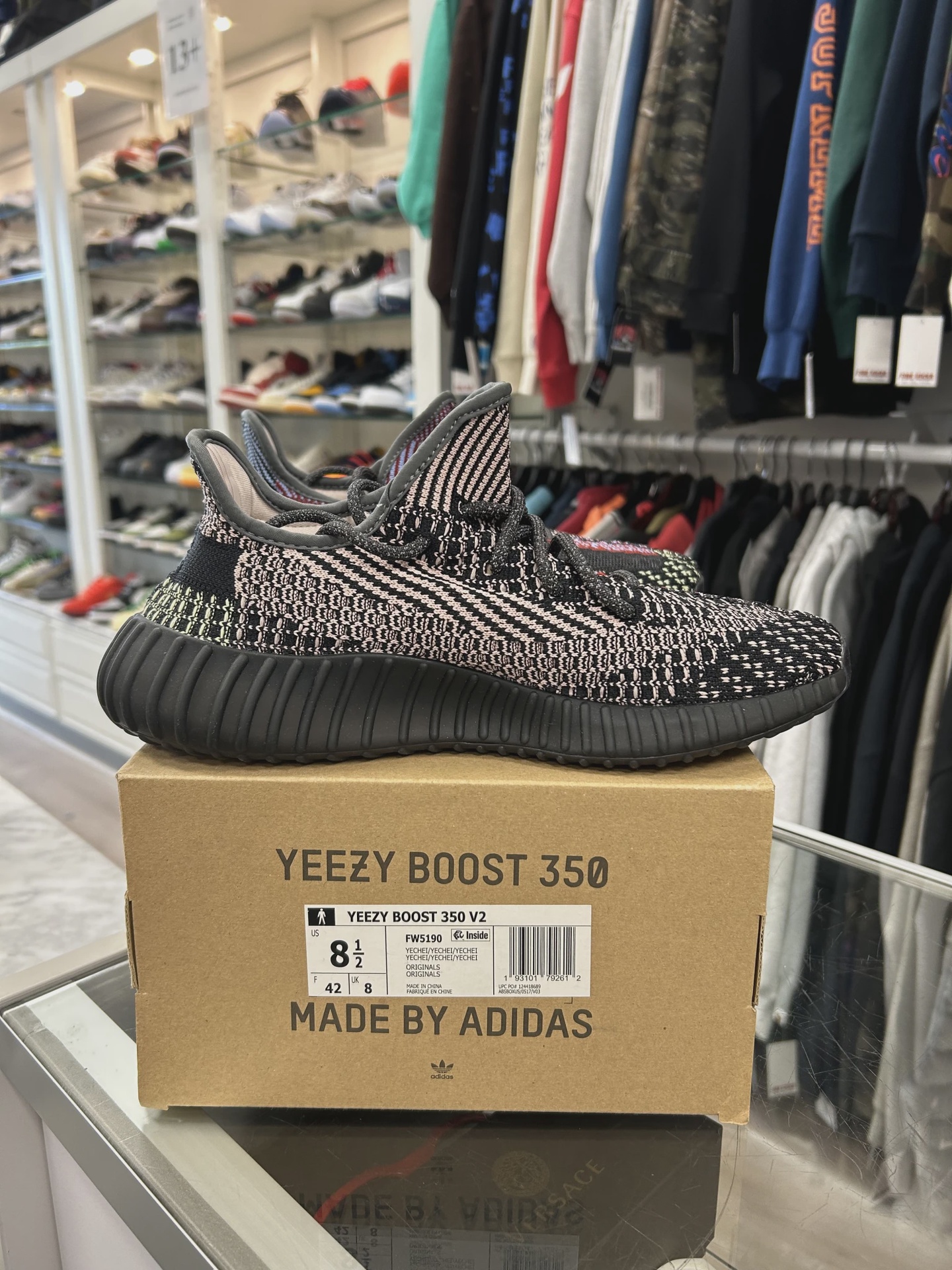 adidas Yeezy Boost 350 V2 Yecheil (Non-Reflective) • Pre-Owned [7215] 3