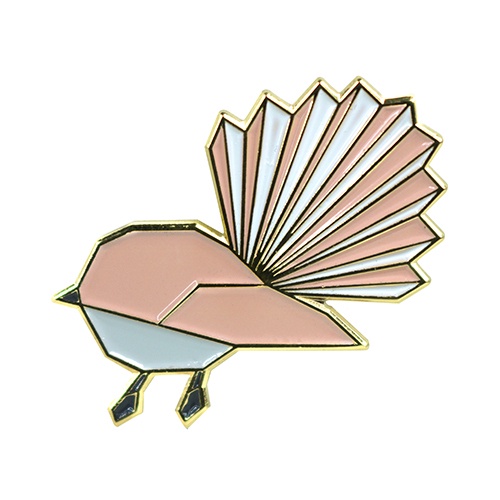 PIN BADGE GEOMETRIC FANTAIL
