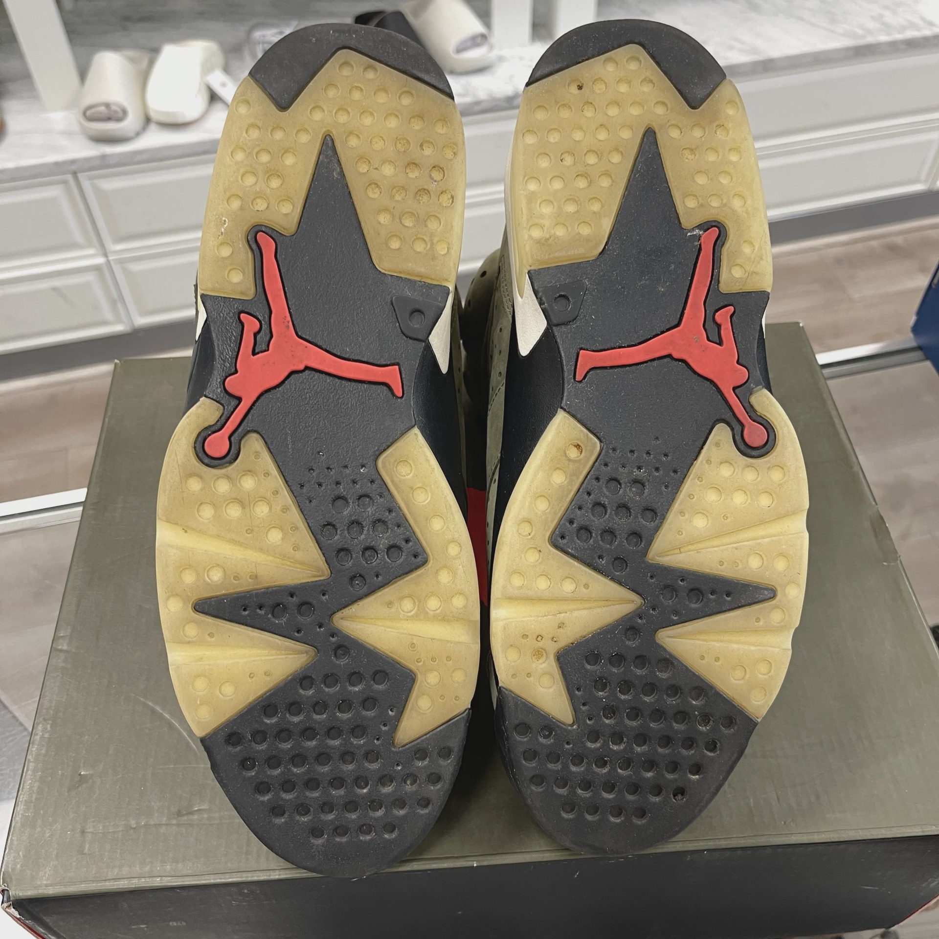 Air Jordan 6 Retro Travis Scott • Pre-Owned [4370] - photo 4