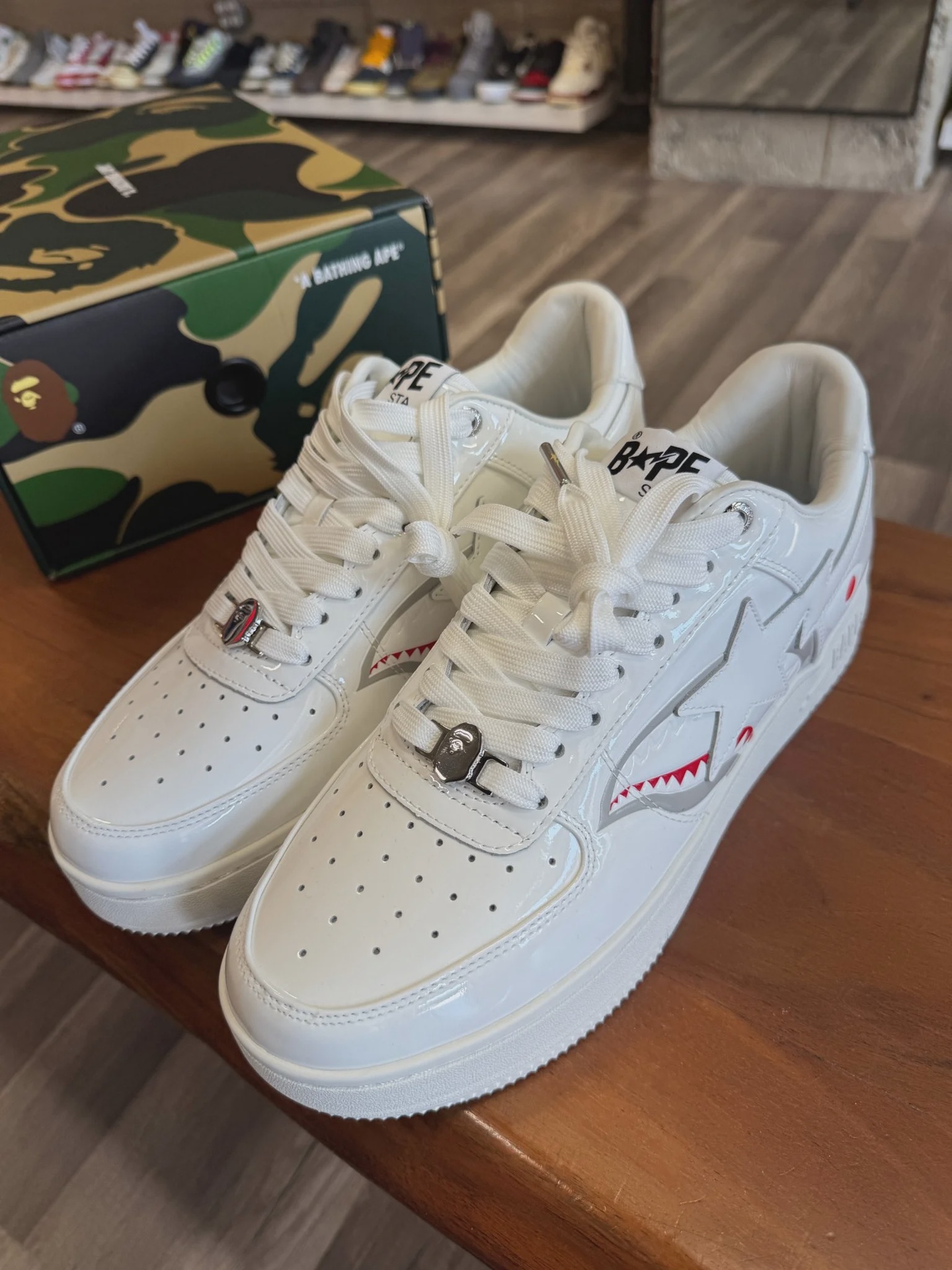 A Bathing Ape Bape Sta #3 Shark White • Brand New [4614] - photo 2